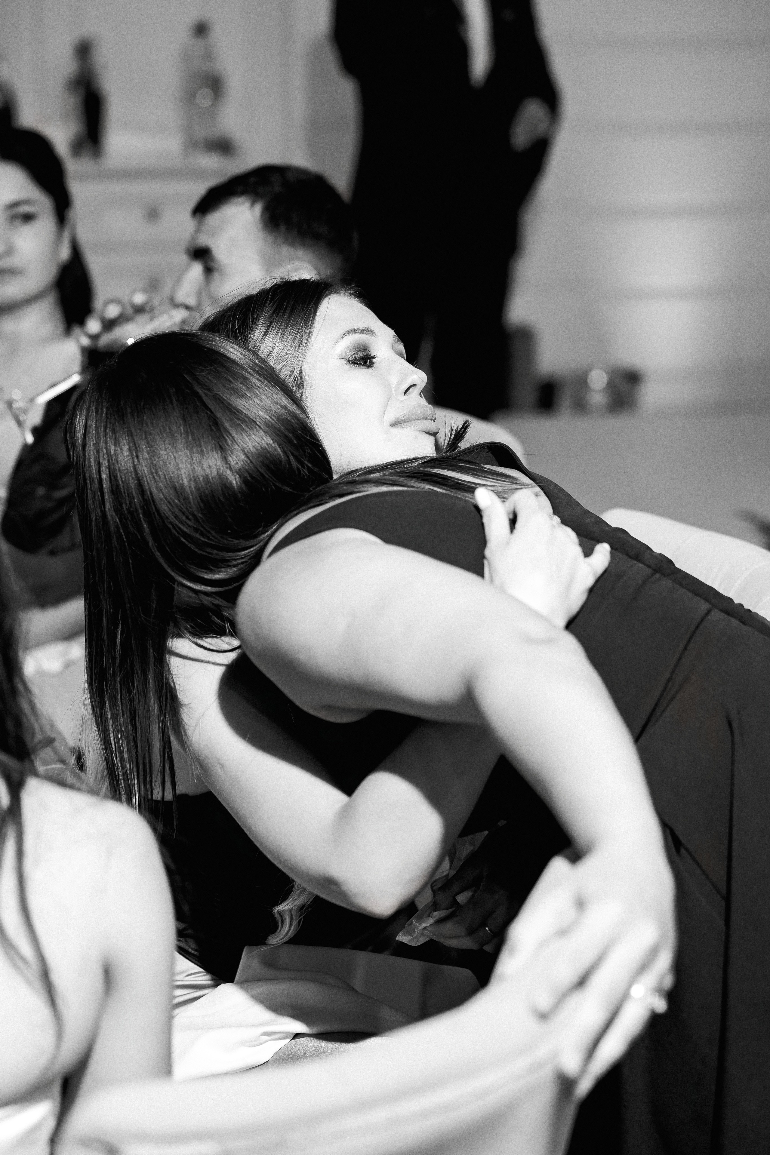 Eugen & Livia — Grand Elysee — Wedding Day. Servicii Foto și Video 067188353