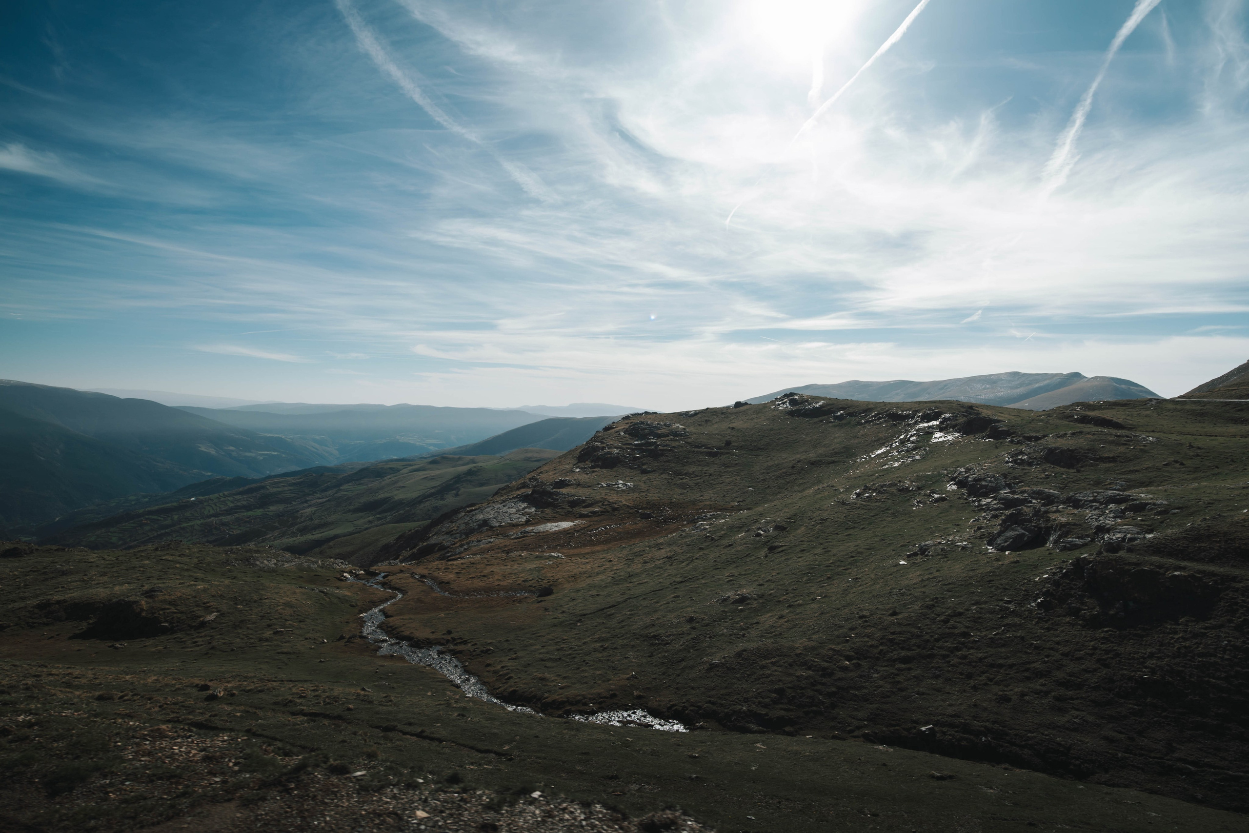 Salto de agua Mainera, Estación de esquí abandonada, Llesui. Alba del Norte Studio