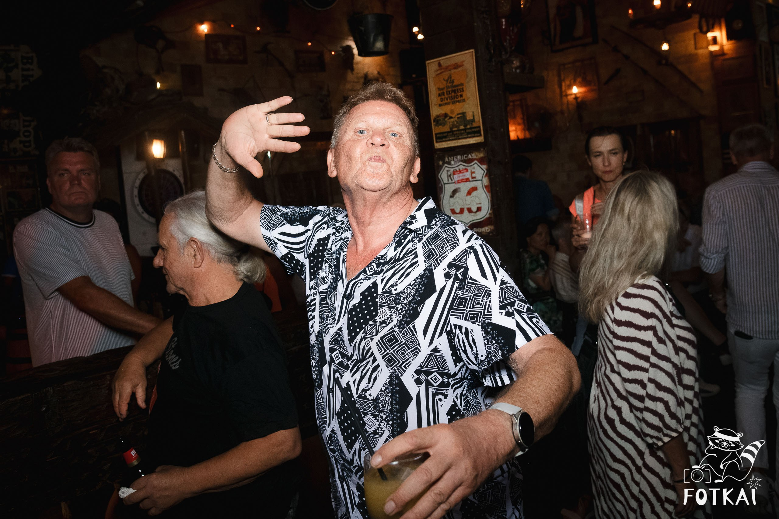 Stones of the Coast en El Paso Rock Bar Torrevieja: Reportaje fotográfico 20.09.25 | FOTKAI