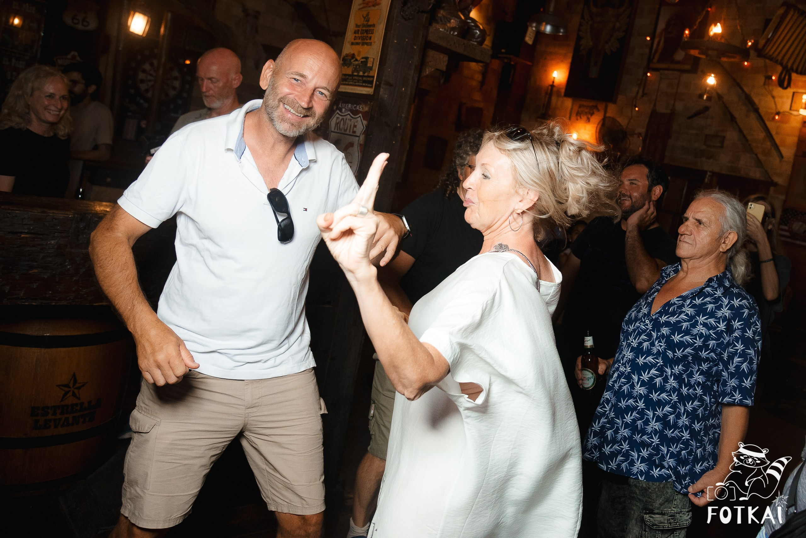 Reportaje fotográfico de FOTKAI | Get Back en El Paso Bar | Torrevieja, España, 12 de julio de 2025