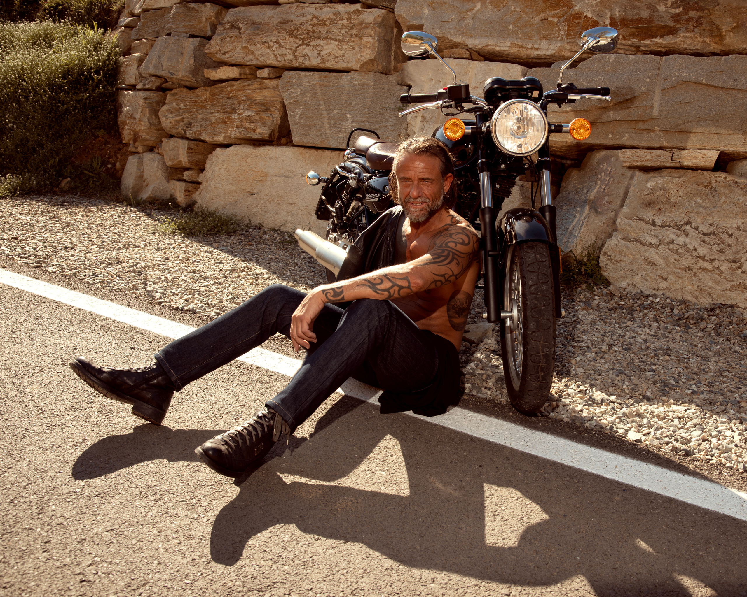 Shooting fotografico ispirato ai film d’azione scene in moto