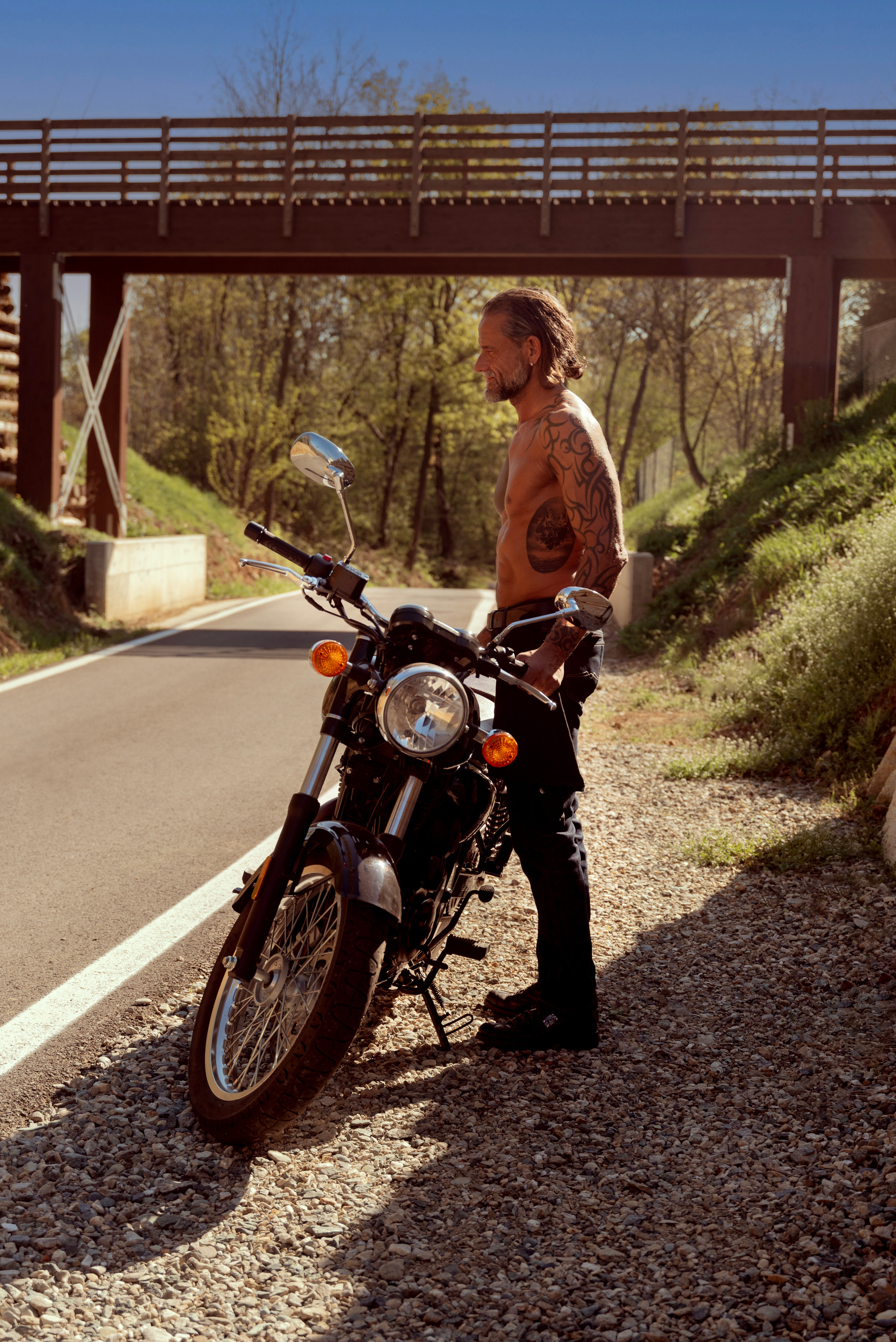 Shooting fotografico ispirato ai film d’azione scene in moto