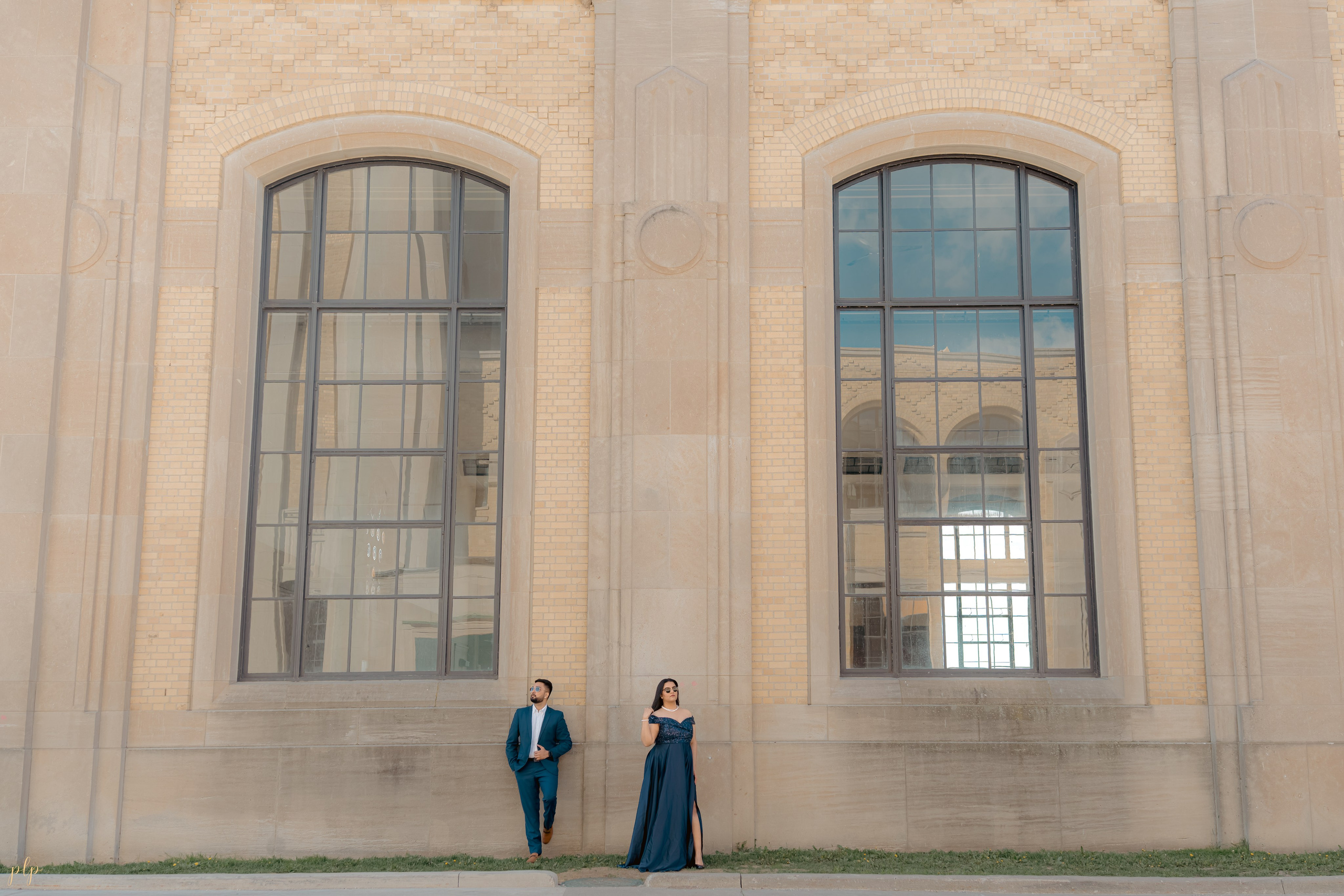 Dhairya and Krupali. Wedding Photographers and Filmmakers