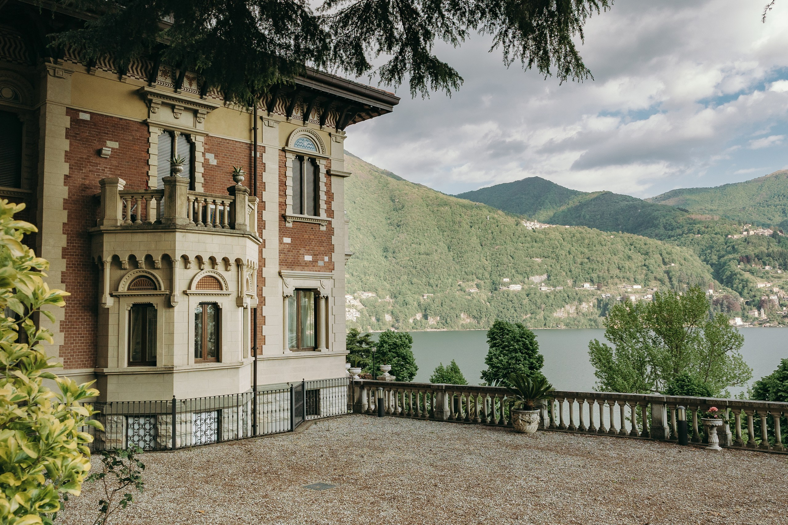 Lake view proposal. Wedding and proposal photographer Italy Como Milan Pavia Bergamo Tuscany Marija Galaka