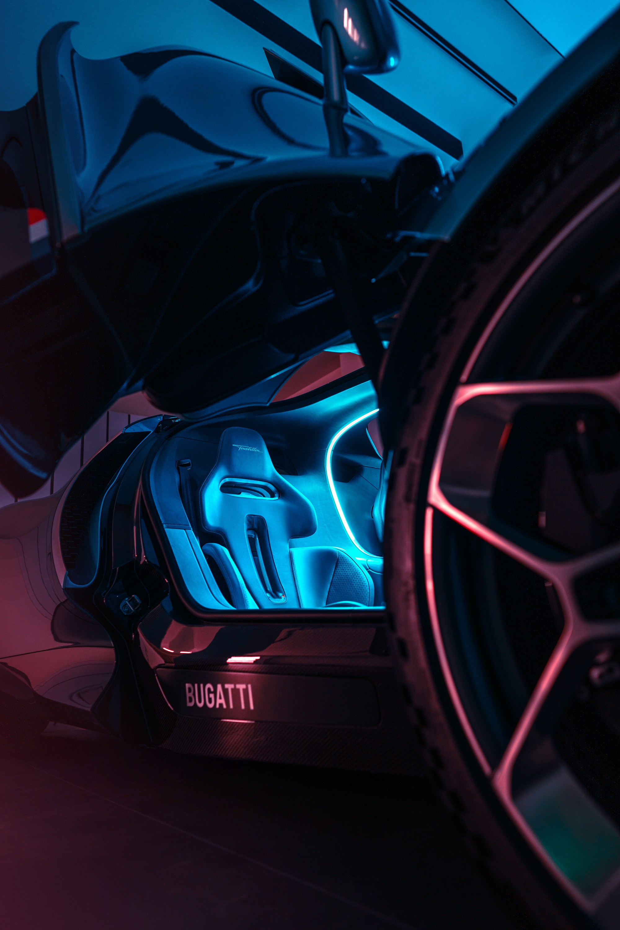 BUGATTI. WORLDWIDE COMMERCIAL AUTOMOTIVE PHOTOGRAPHER