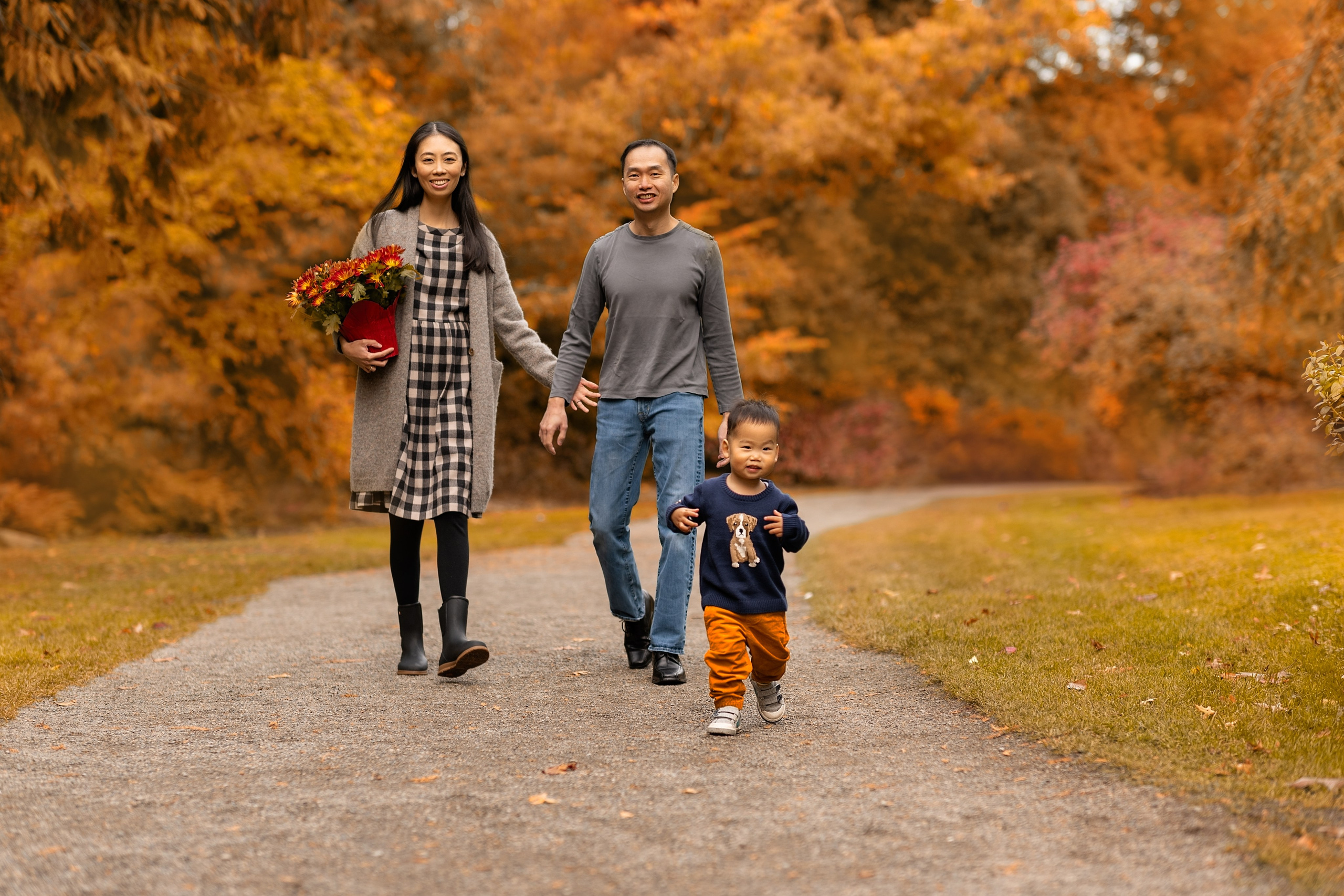 Cathy & Arthur with Marvel son. Wedding & family photography in Seattle area. Helen Michelle photographer