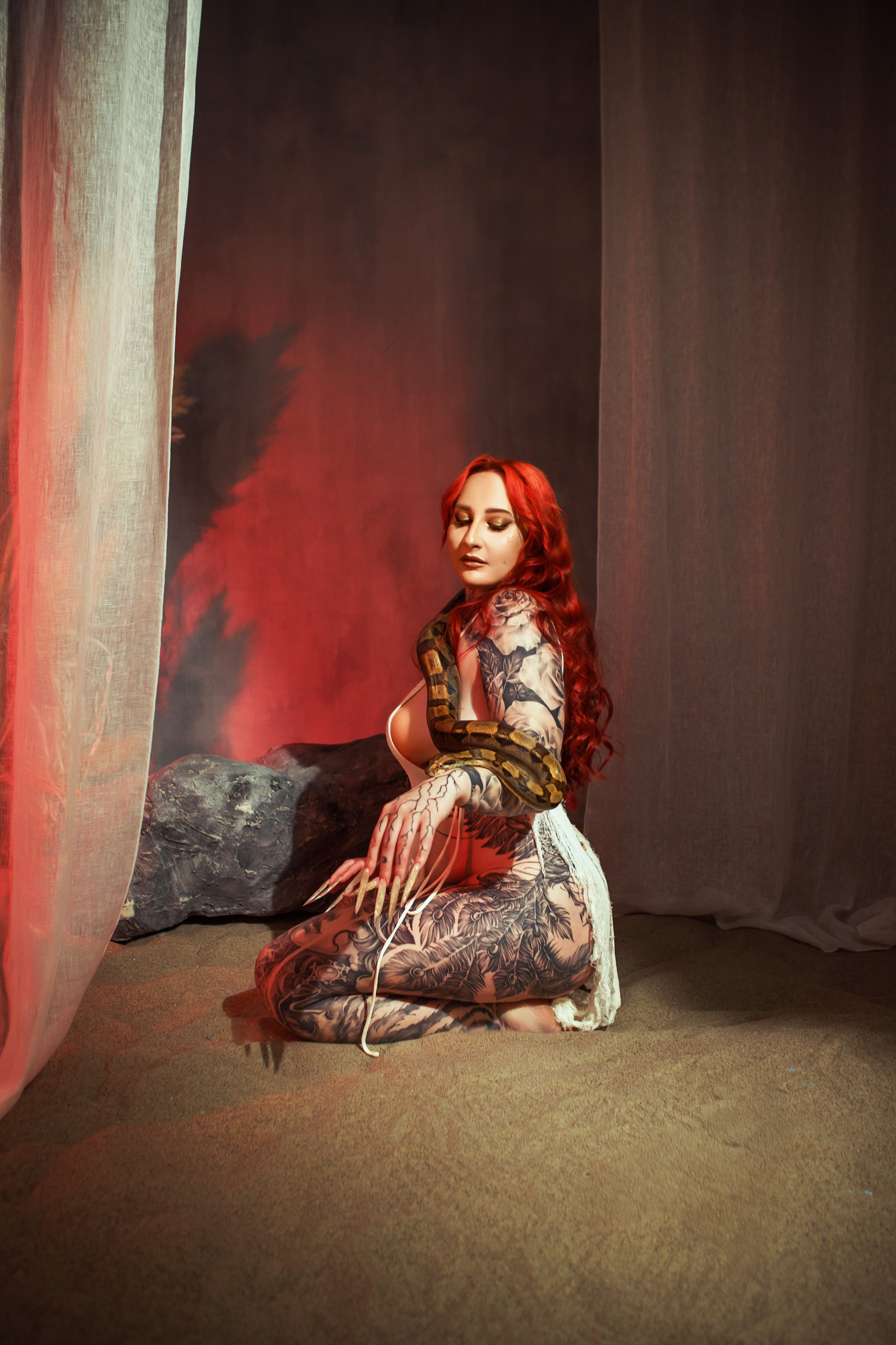 Виктория и Виверн — студийная фотосессия со змеей (Dalia Studio, Варшава). Рома Волков 🐍 Змеи в Варшаве