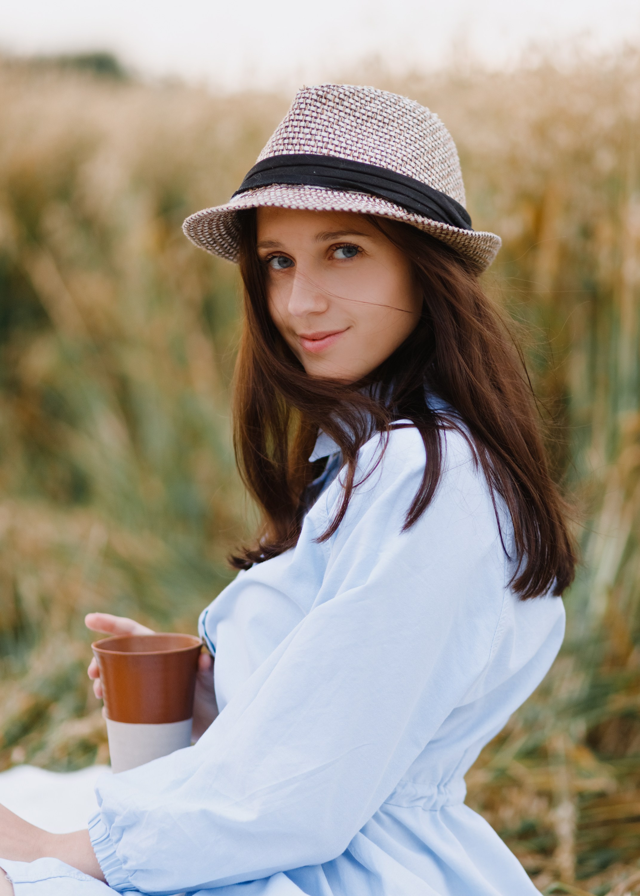 Katya | tenderness in the field. Kaja | fotograf psów we Wrocławiu