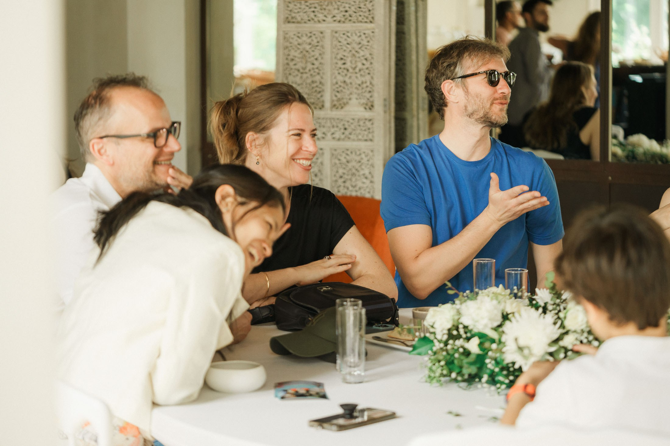 A Relaxed Day-After BBQ Party in France | Destination Wedding Photographer. StudioHappyMoment | Hääkuvaaja Helsinki, tunteikas ja dokumentaarinen kuvaus