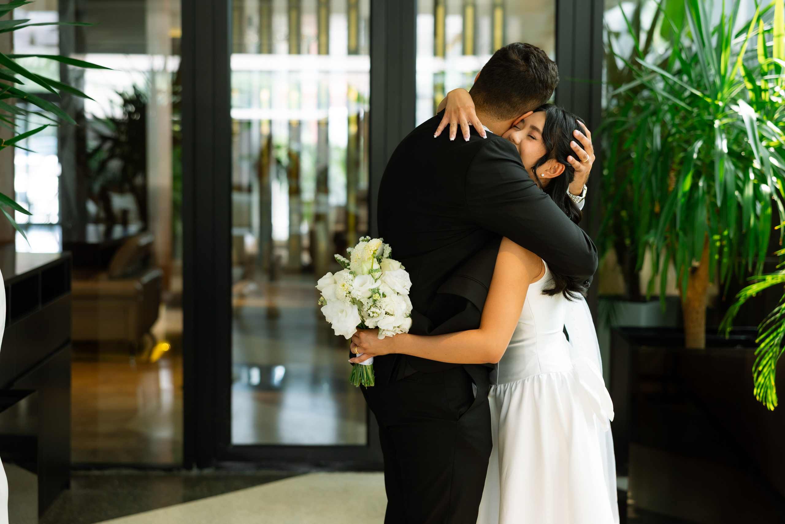 Sharing happy moments. Wedding photographer in Tbilisi Ioseb Mamniashvili