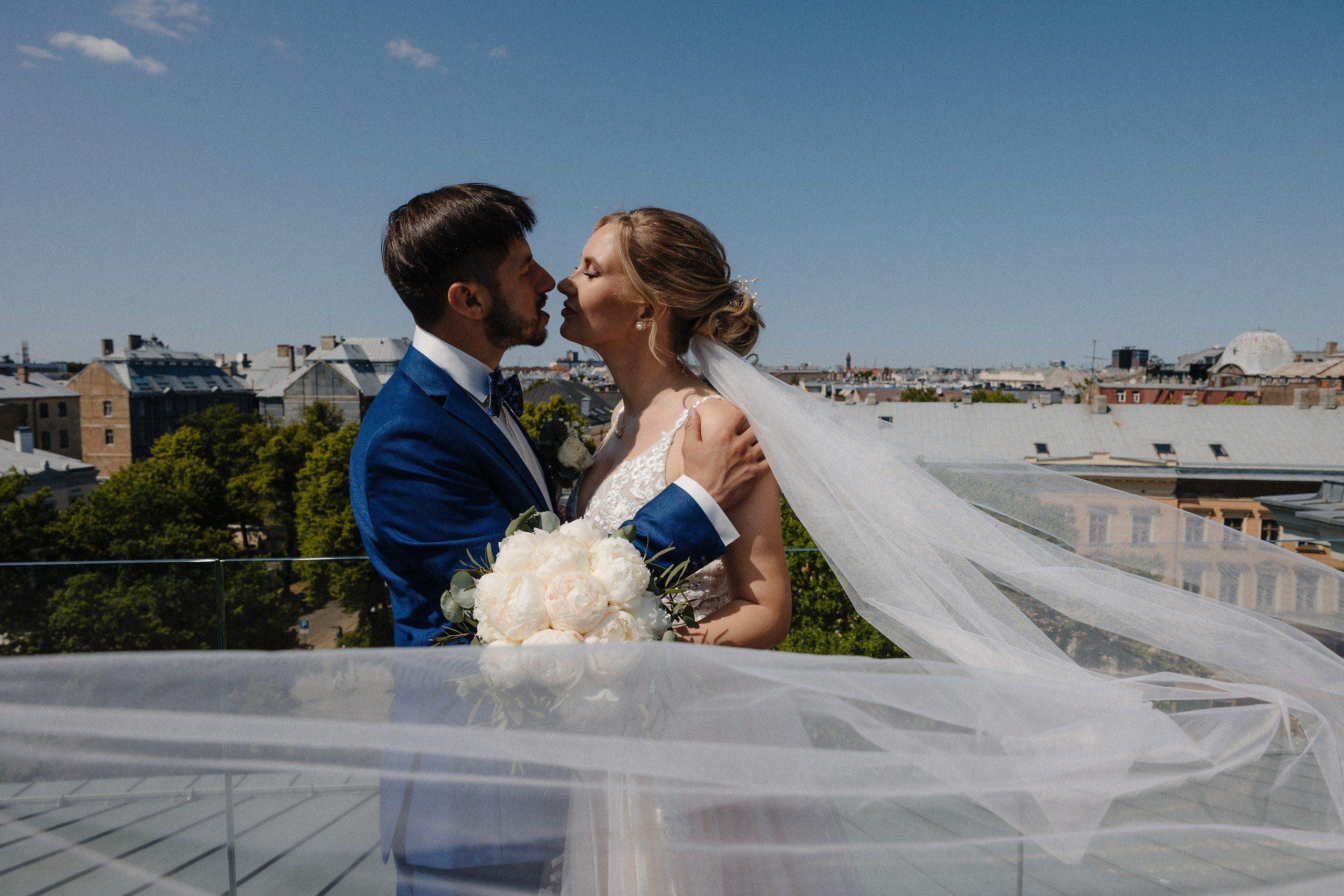 Свадебная фотосессия в Музее Искусств и Альберта Муйже. Евгений Тимофеев | Свадебный и контент-фотограф и видеограф в Риге
