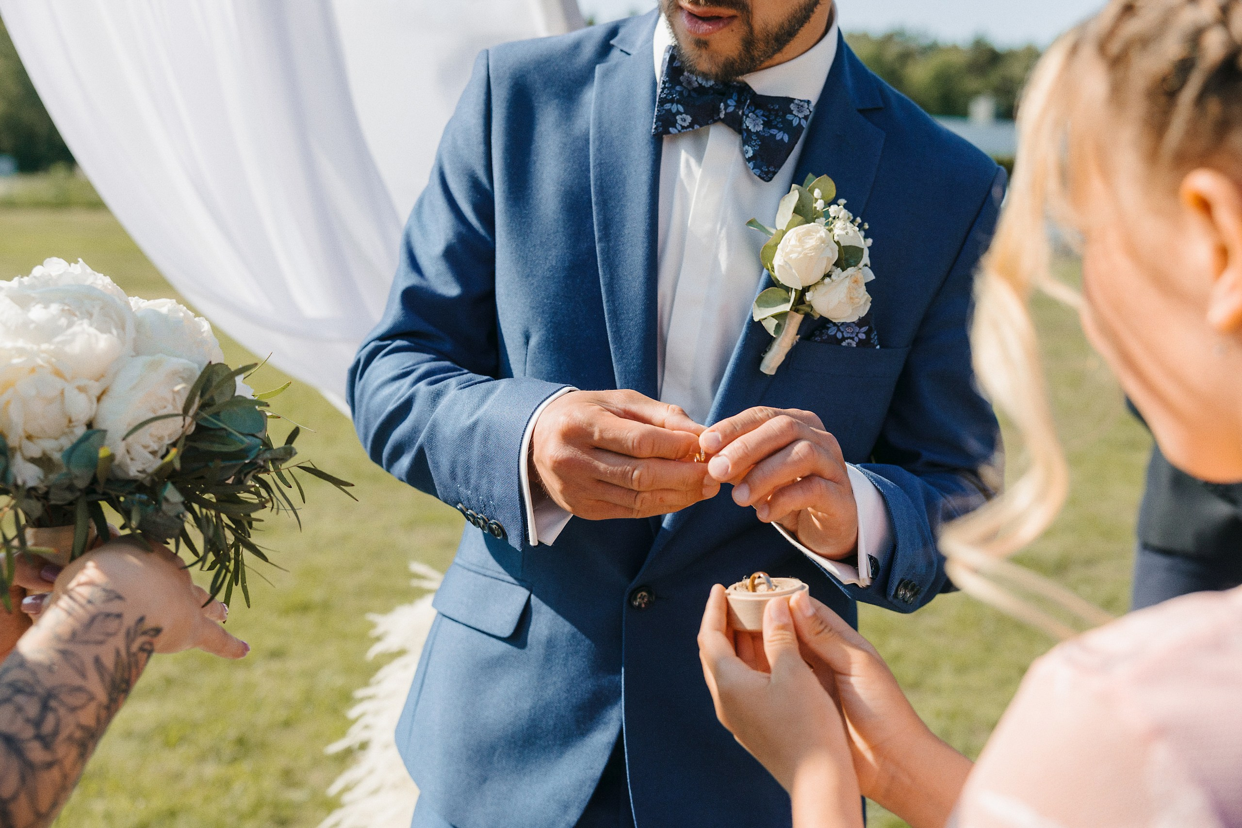 Летний свадебный фоторепортаж в Риге и Alberta Muiza. Евгений Тимофеев | Свадебный и контент-фотограф и видеограф в Риге