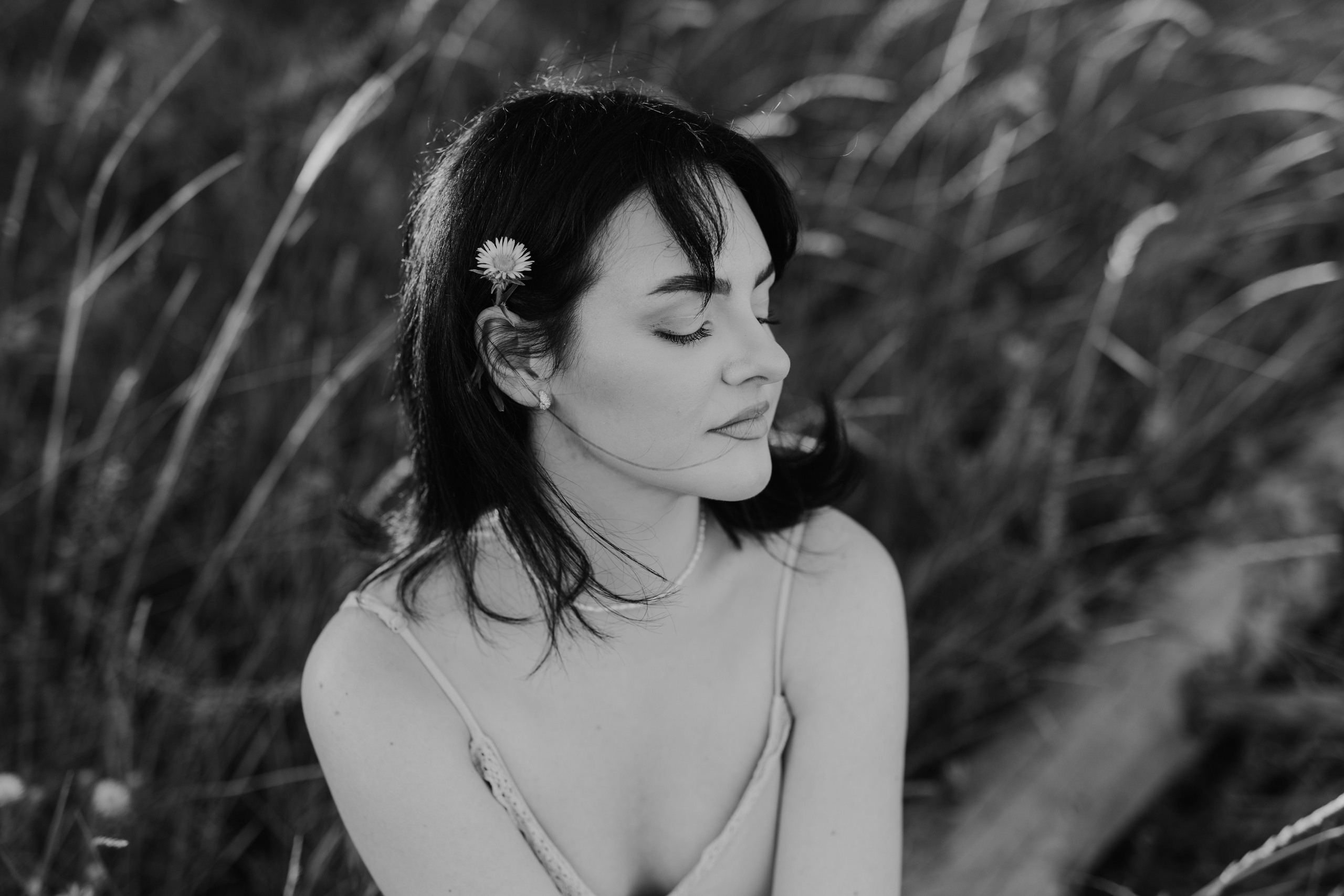 Laura — Portrait. Main