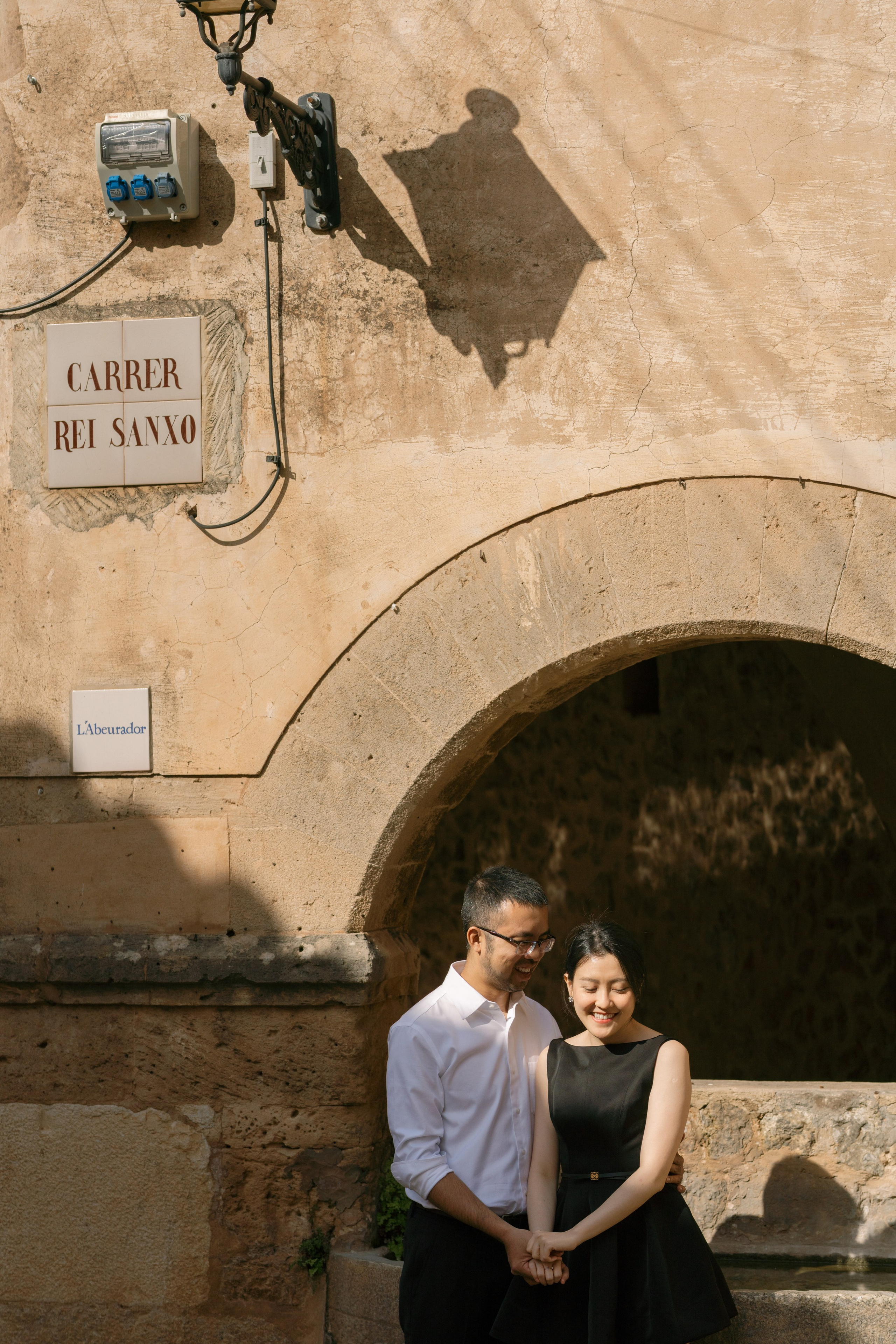 Romantic Couple Photoshoot in Valldemossa. Photographer in Mallorca