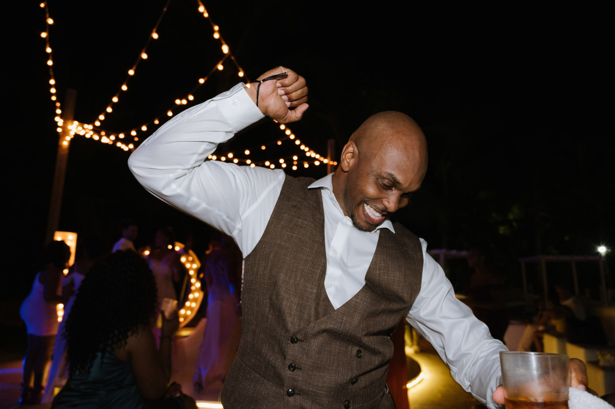 Lauren and Aaron's classic wedding at Kukua beach club