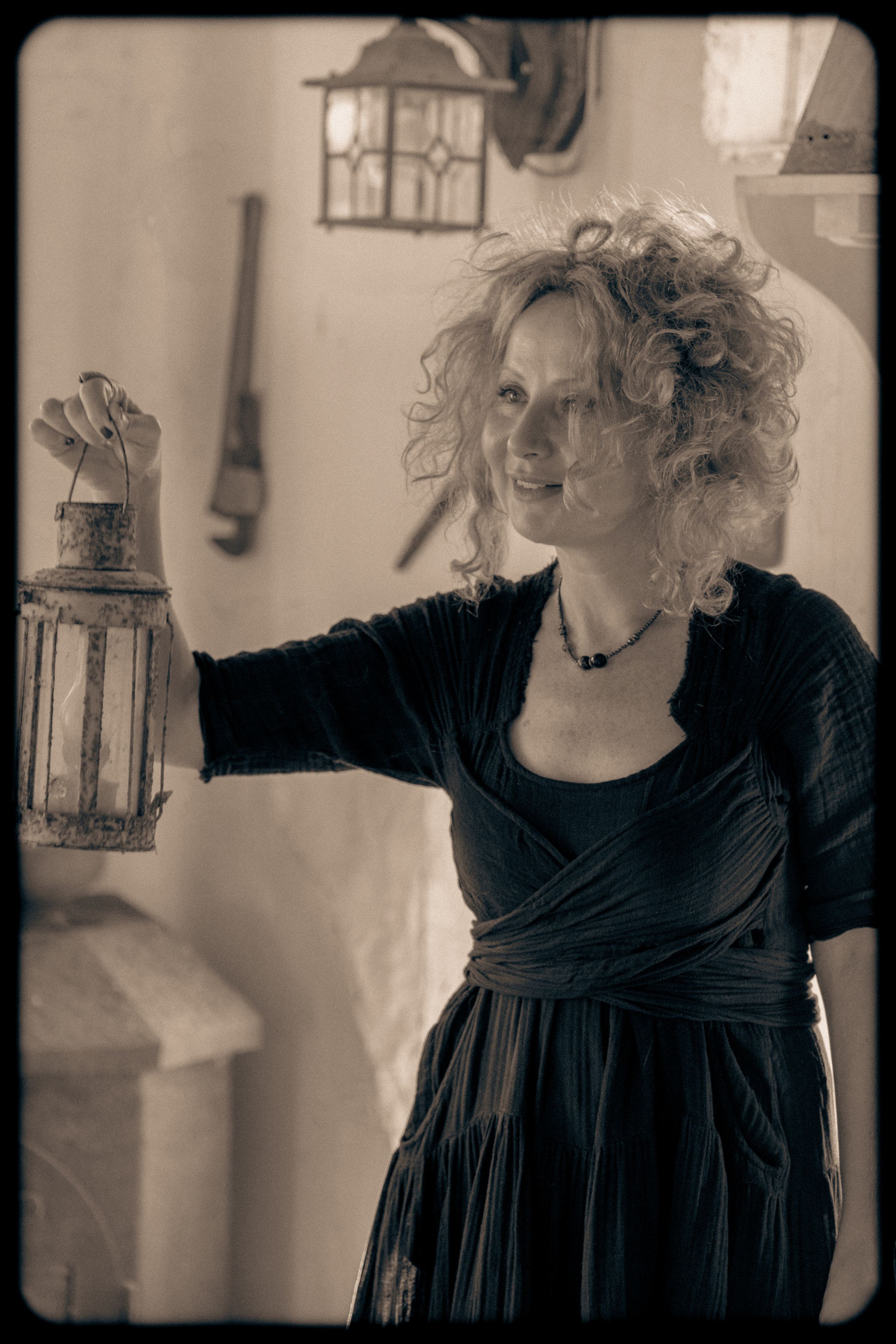 RETRO. Middle East Photo Agency סוכנות צילום המזרח התיכון — צילום מקצועי והדפסת מגנטים לאירועים