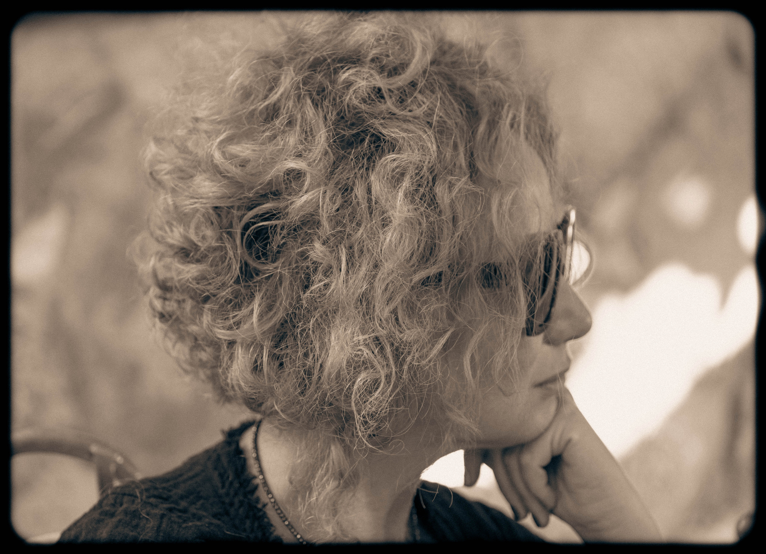 RETRO. Middle East Photo Agency סוכנות צילום המזרח התיכון — צילום מקצועי והדפסת מגנטים לאירועים