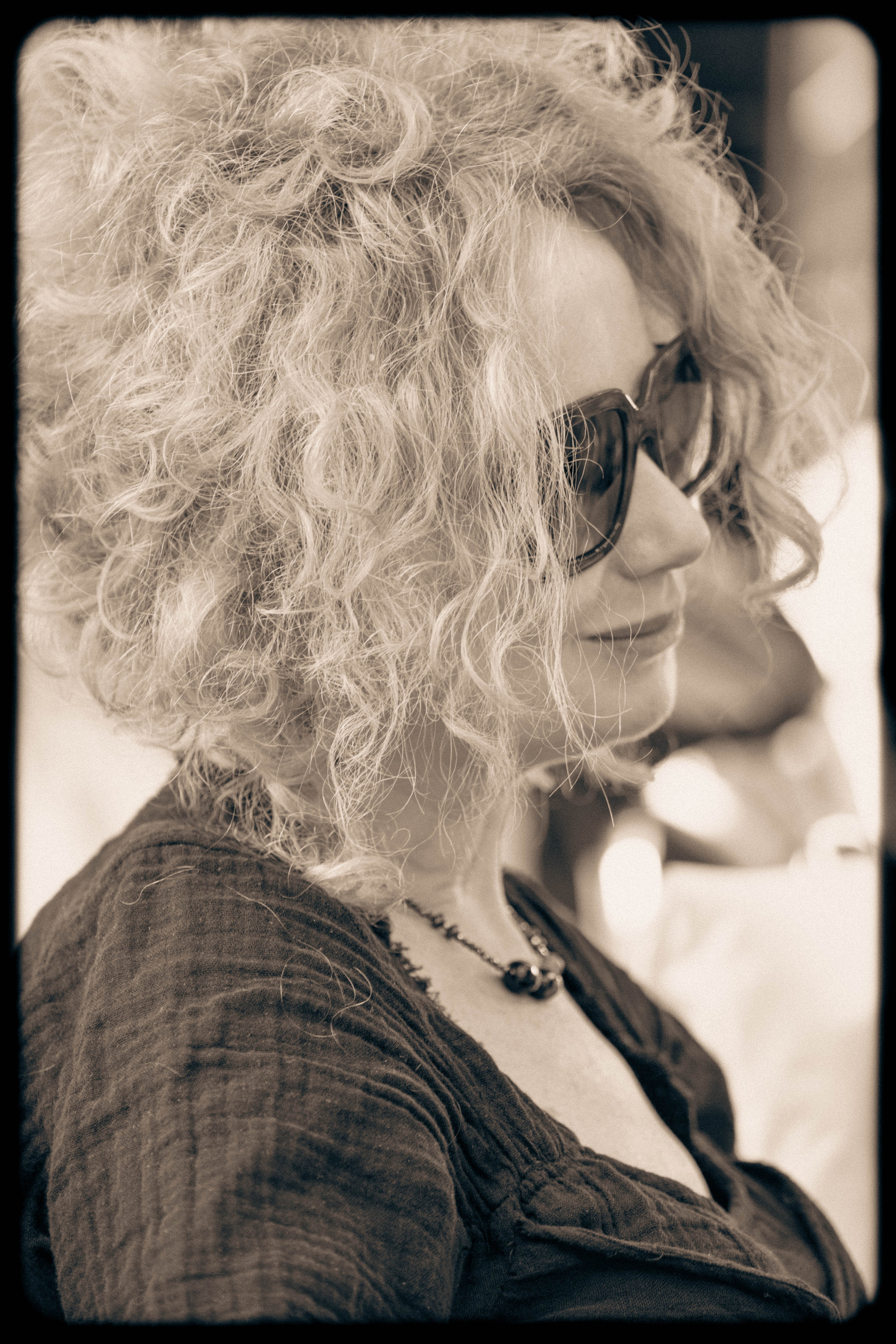 RETRO. Middle East Photo Agency סוכנות צילום המזרח התיכון — צילום מקצועי והדפסת מגנטים לאירועים