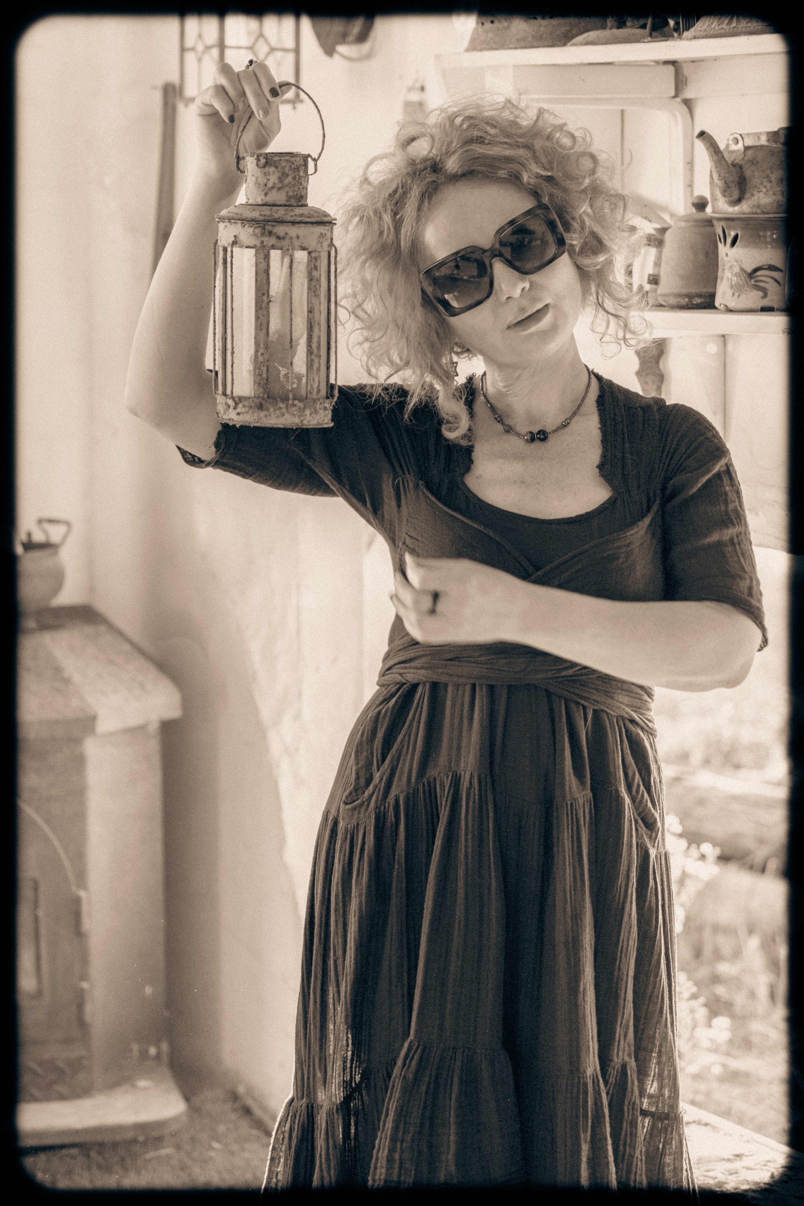 RETRO. Middle East Photo Agency סוכנות צילום המזרח התיכון — צילום מקצועי והדפסת מגנטים לאירועים