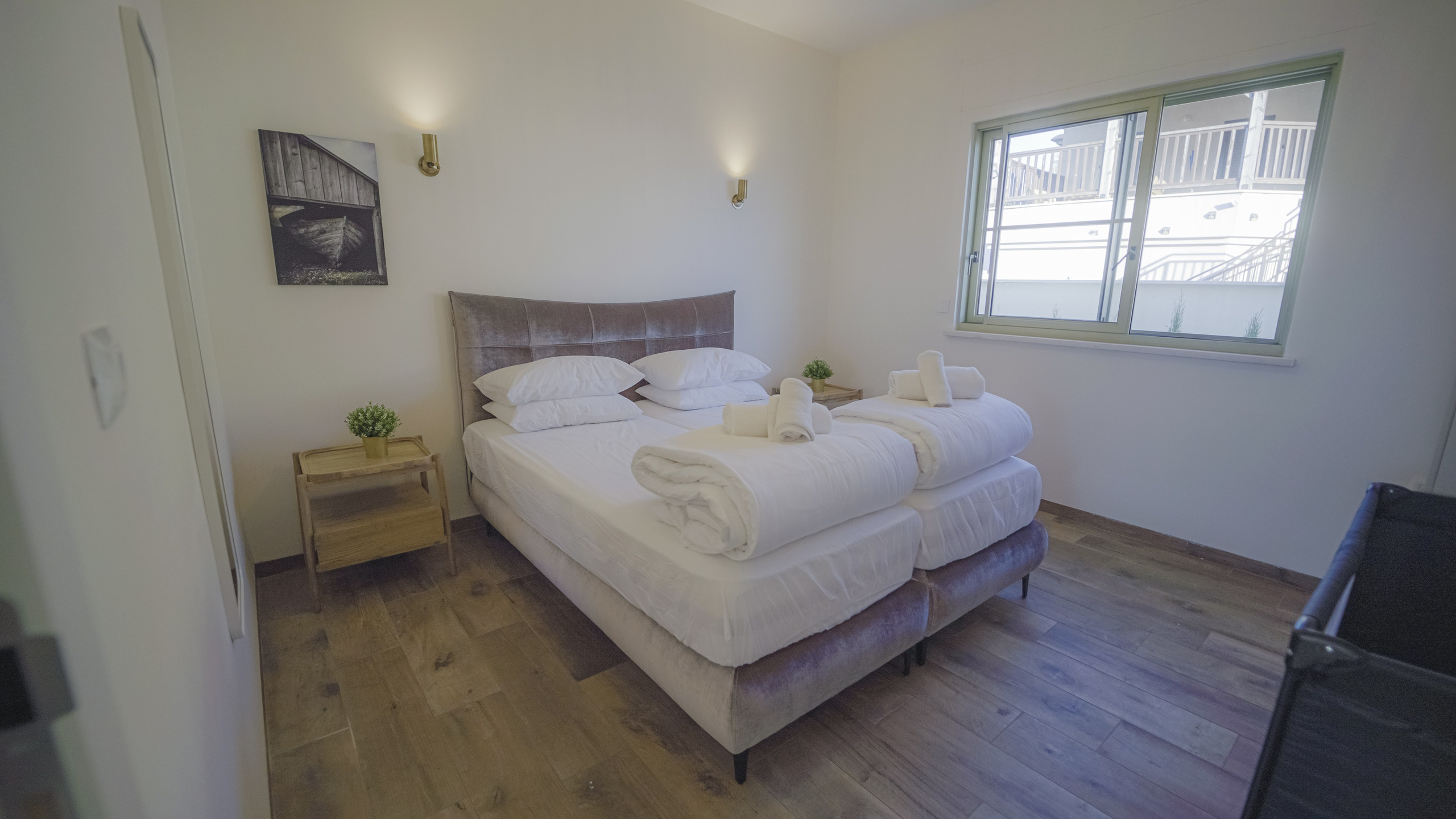 נדל"ן ובתים. יותם שחר צילום ועריכה