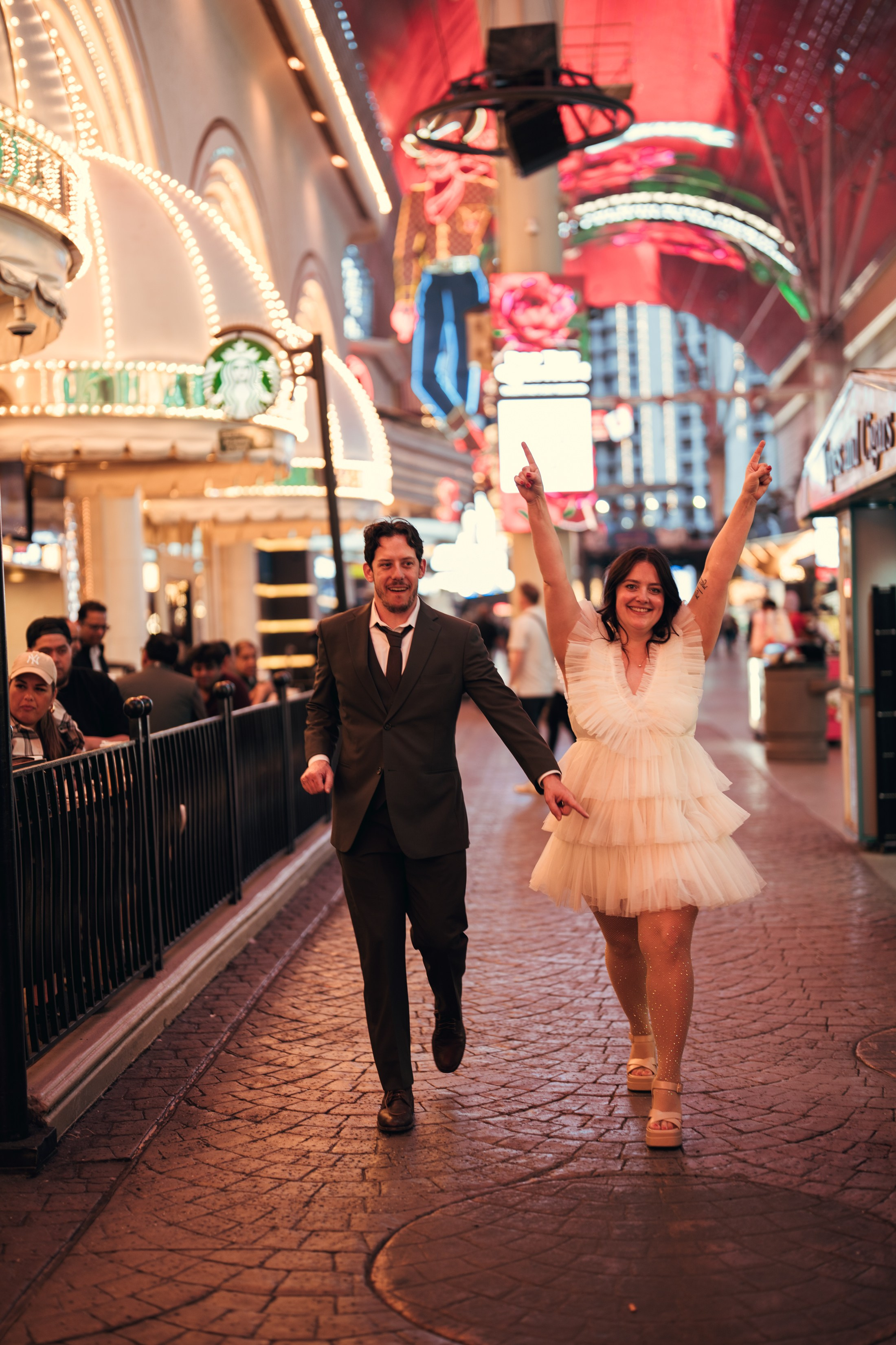 Grace&Jesse. Wedding & elopement photographer Viktoriya Kravtsov. Las Vegas