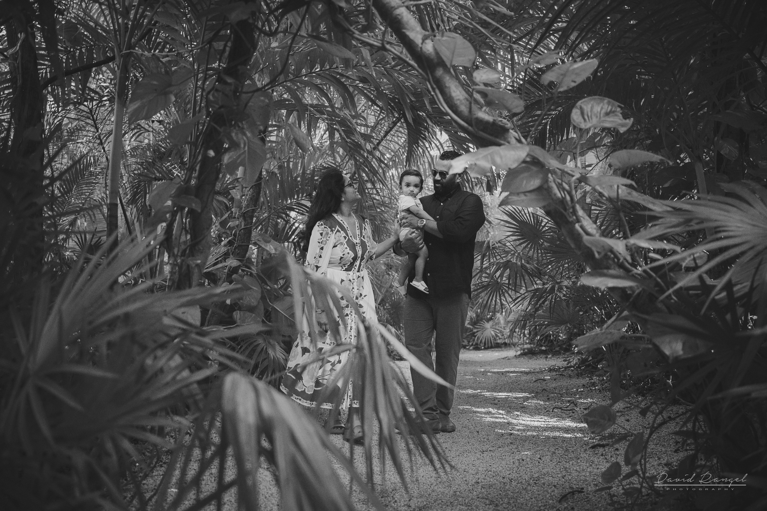 Fernando and Thiveya´s Family Session at Atik Tulum. Destination wedding photographer based in Cancun and Riviera Maya with service worldwide