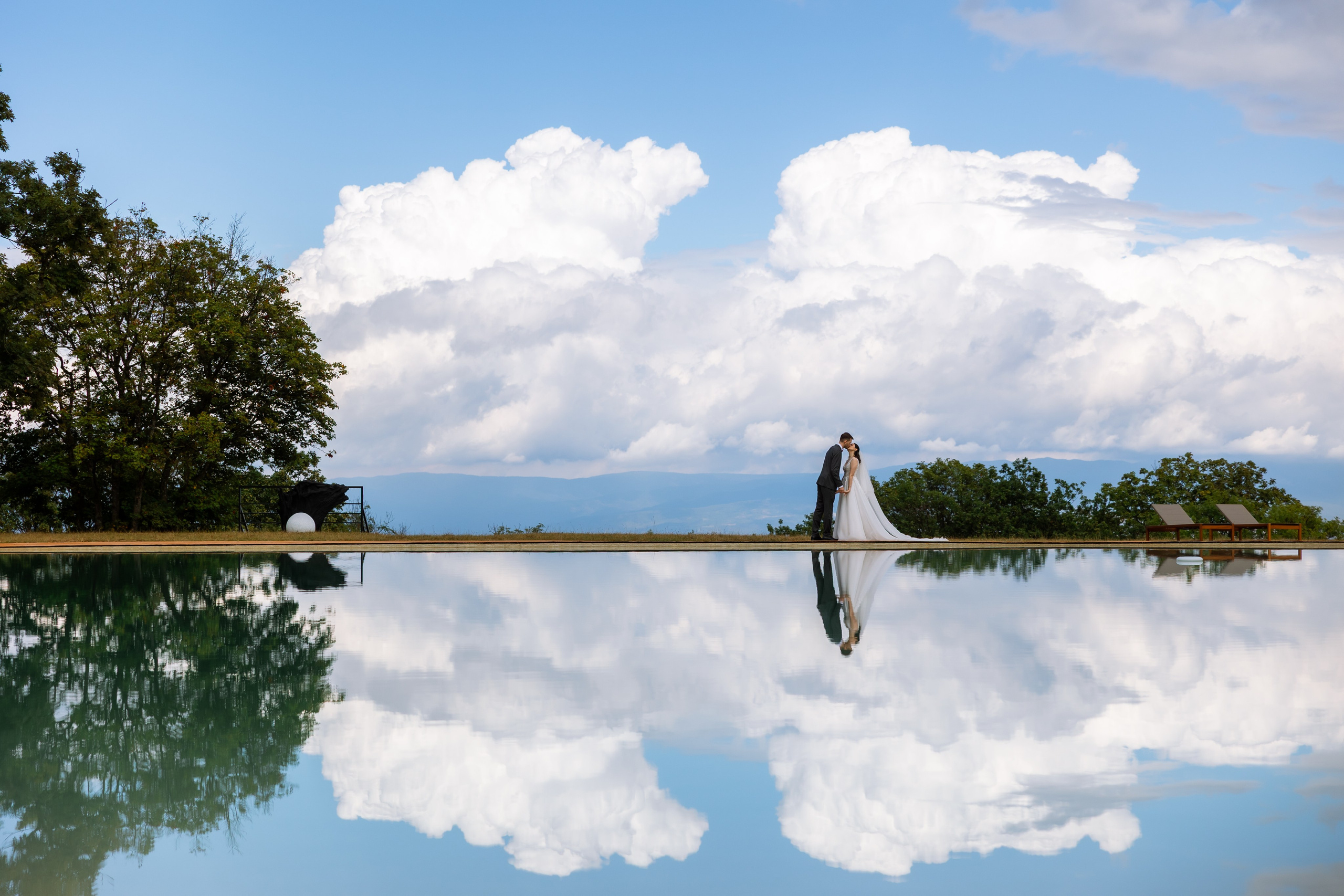 Rainy day feels different. Wedding photographer in Tbilisi Ioseb Mamniashvili