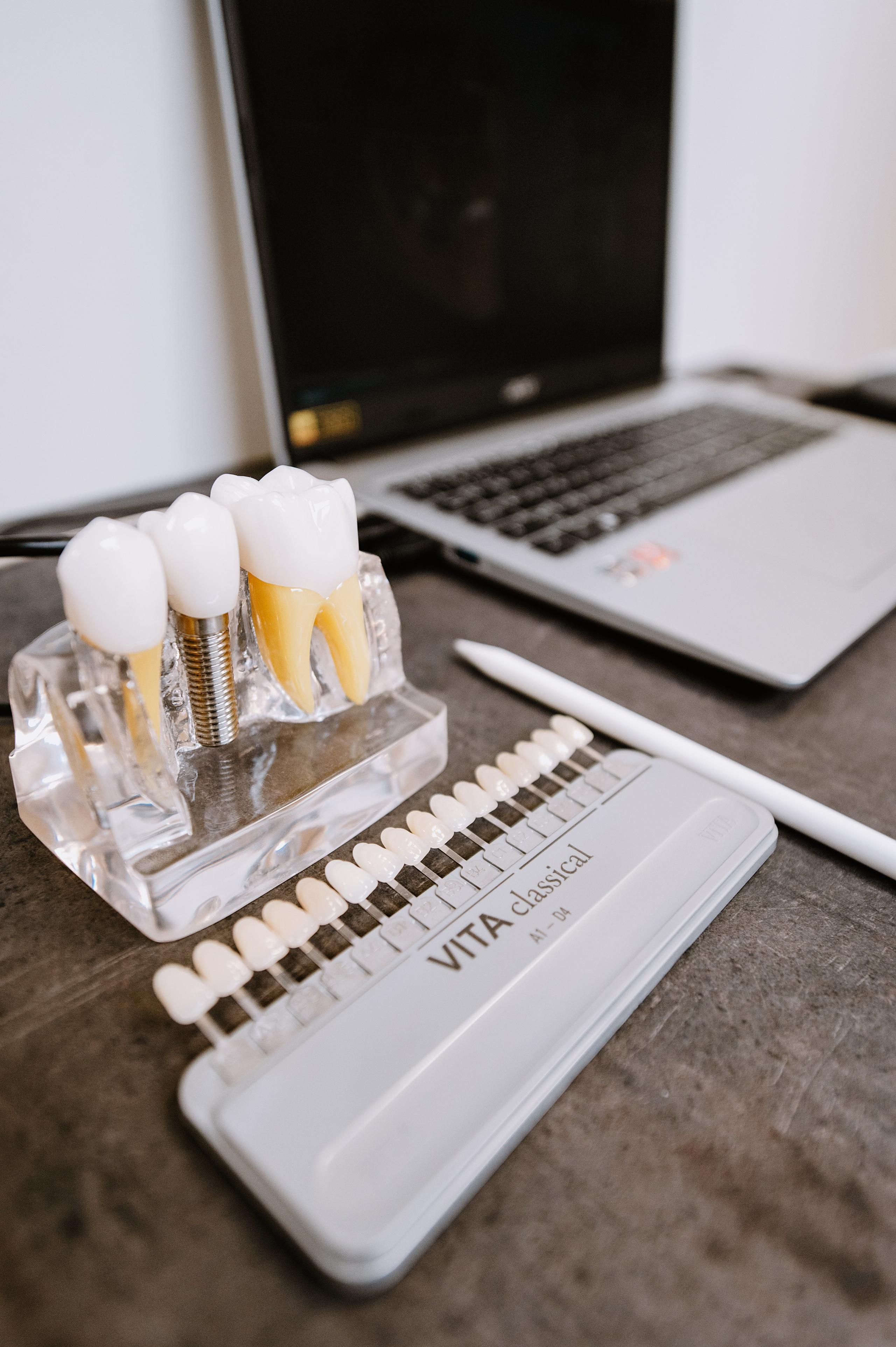 EDClinic dentistry in Prague. ANNA-MARIA PHOTO CONTENT CREATOR — фотограф, эстет, художник и визуальный эксперт в Instagram, работающий в Праге