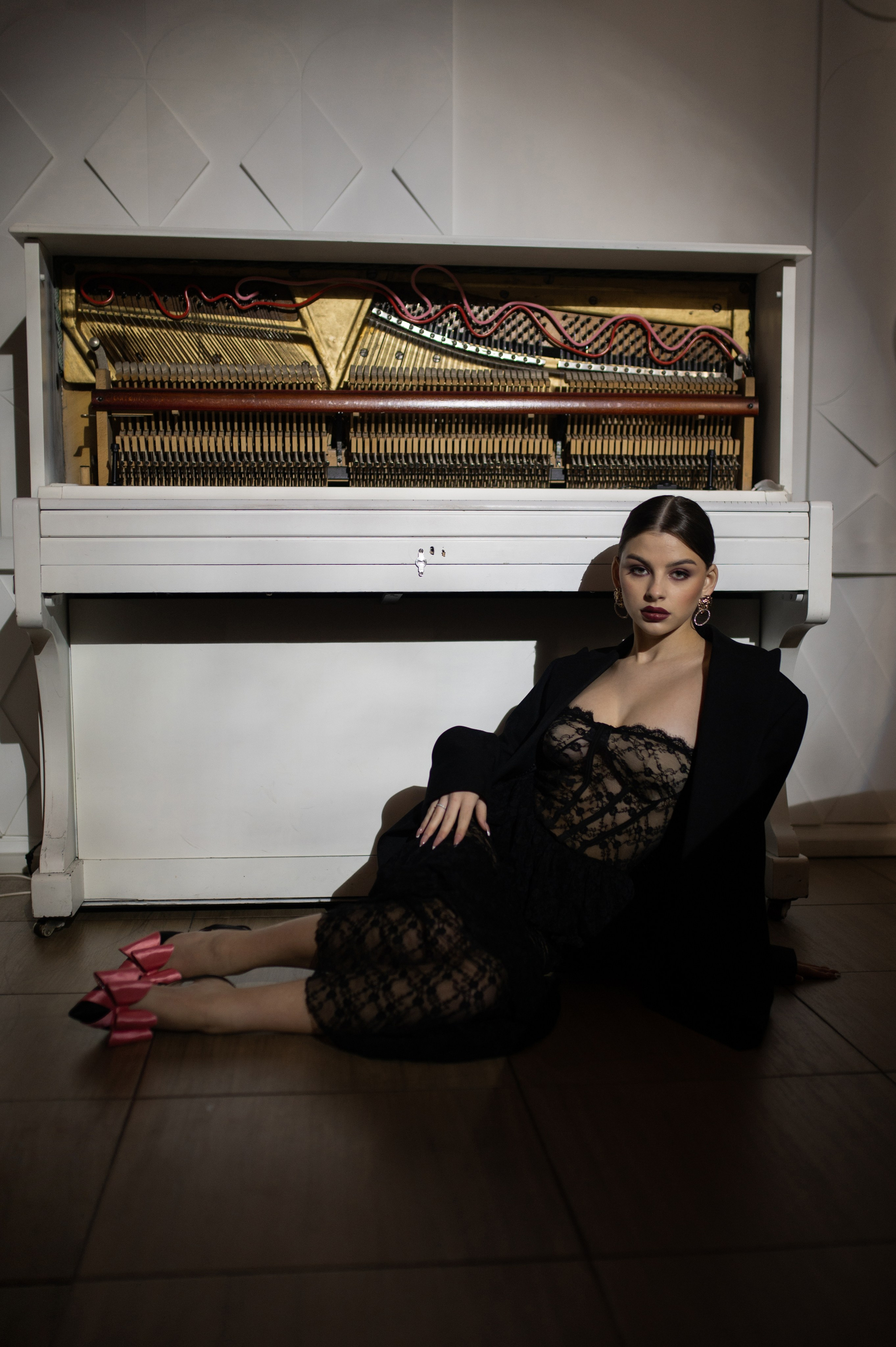 RED. Wedding and commercial photographer