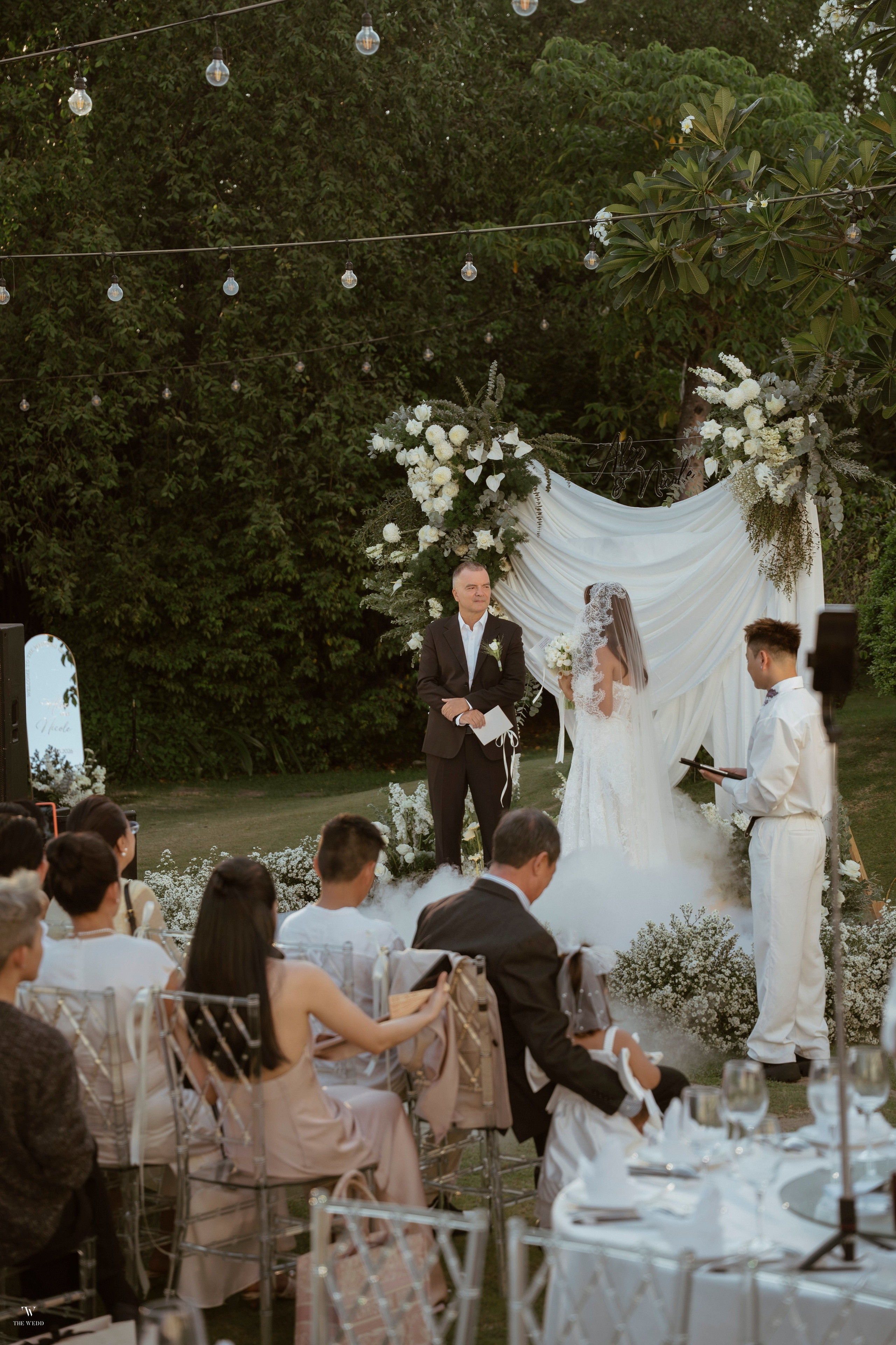 ALEX & NICOLE. WEDDING PHOTOGRAPHER IN VIETNAM