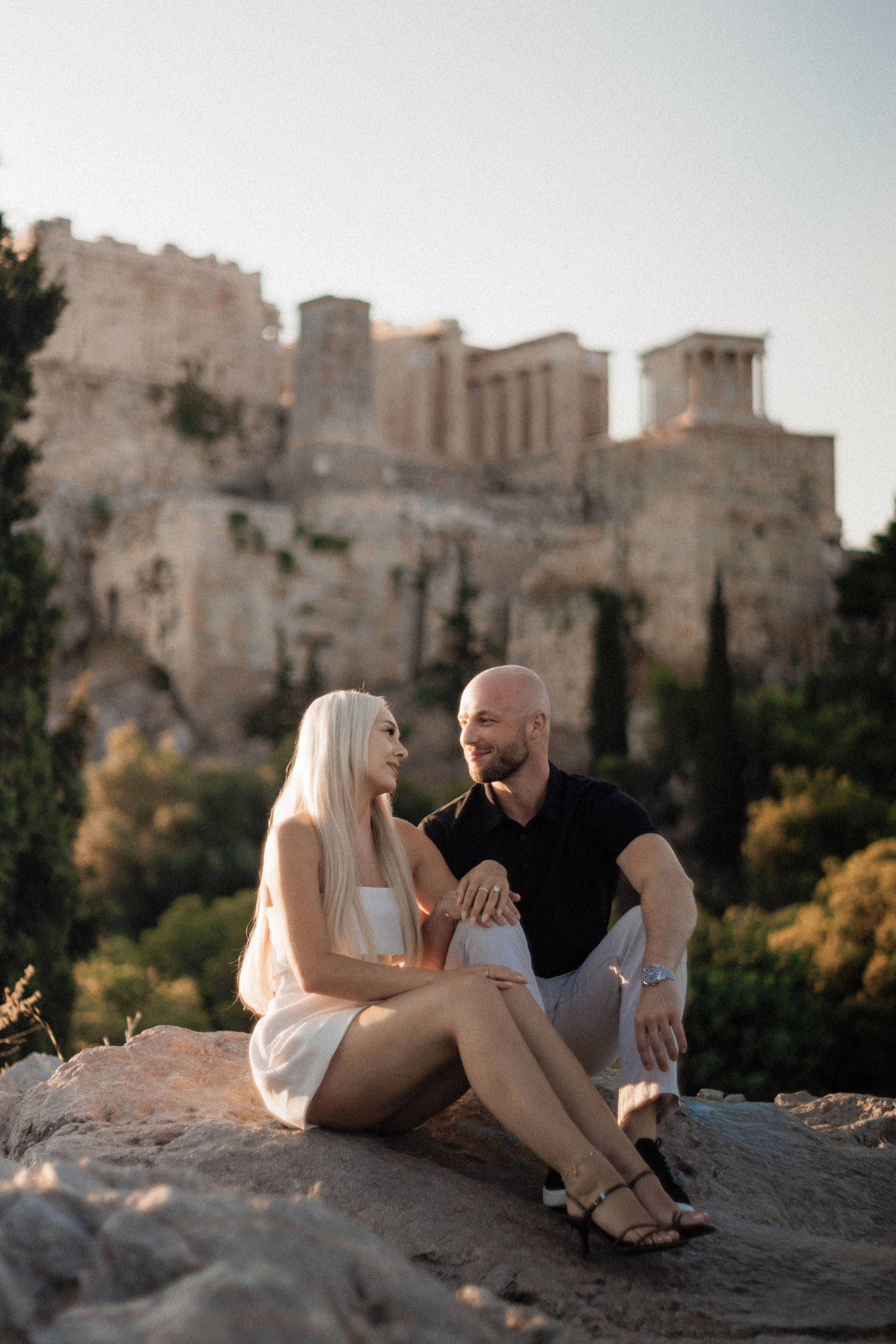 Carissa and Skyler’s sunrise in Athens. Photographer in Greece Kristina