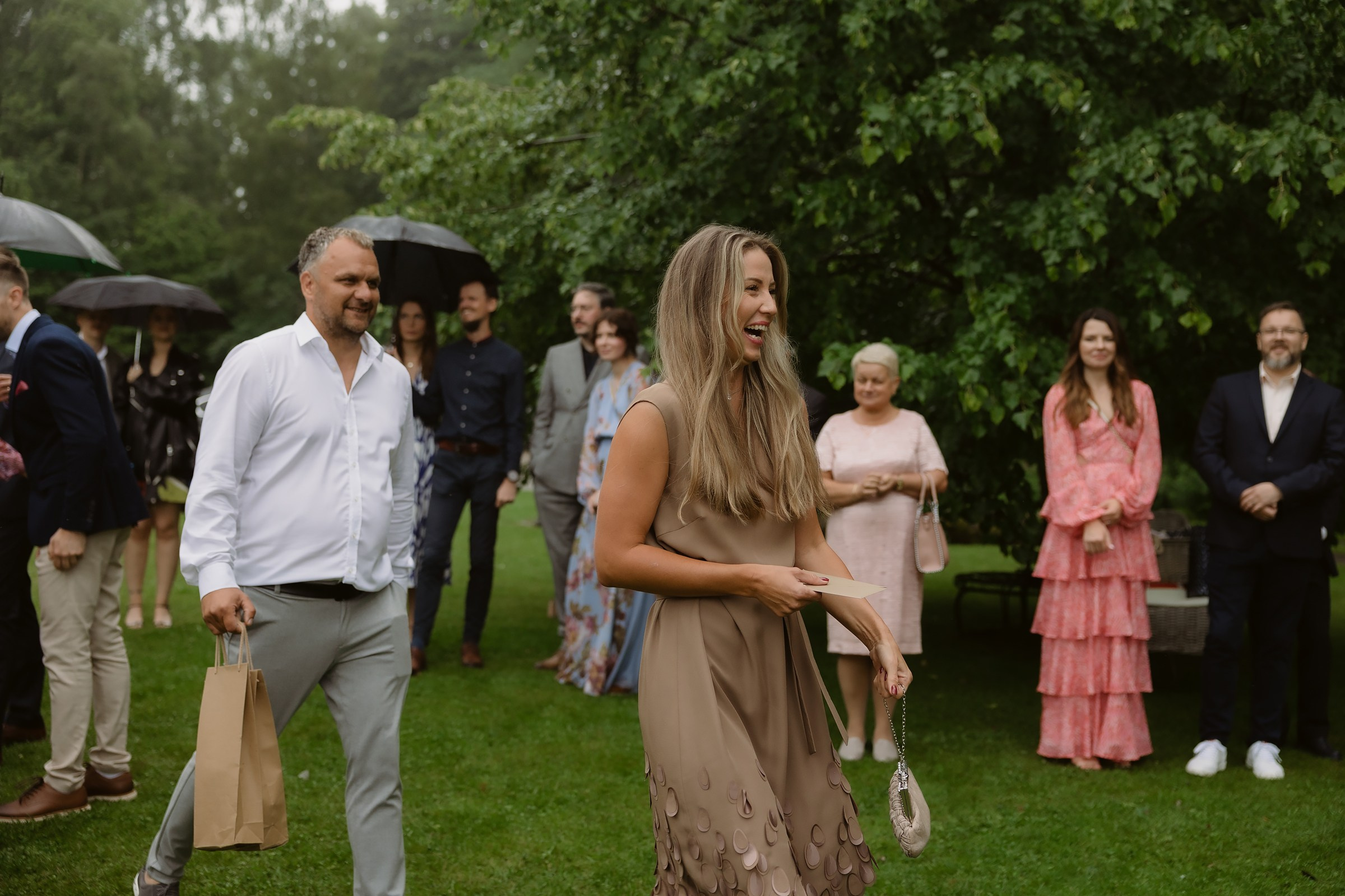 Justė ir Henrikas | Lietingos jaukios vestuvės Palangoje. Vestuvių ir šeimų fotografė Lena Bondarenko / belove photo