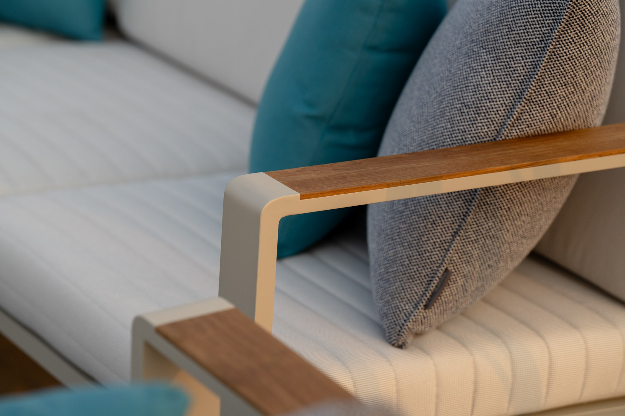 Suncoast Outdoor Furniture | Al Qudra | set 3. Zakhar Leshkov Photo