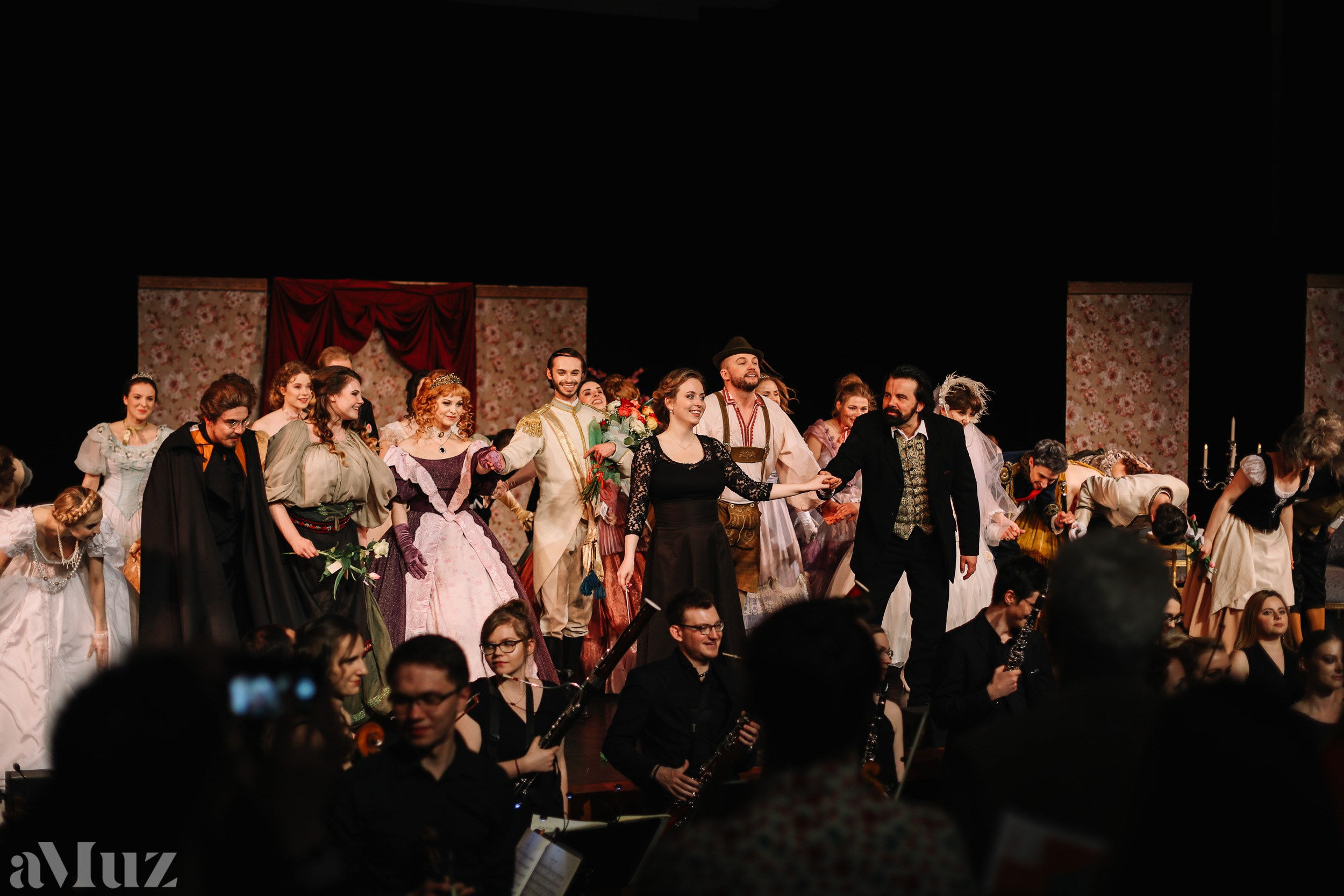 Opera Łąkowa. Fotograf Ślubny Warszawa - Sesje Biznesowe Rodzinne Eventy