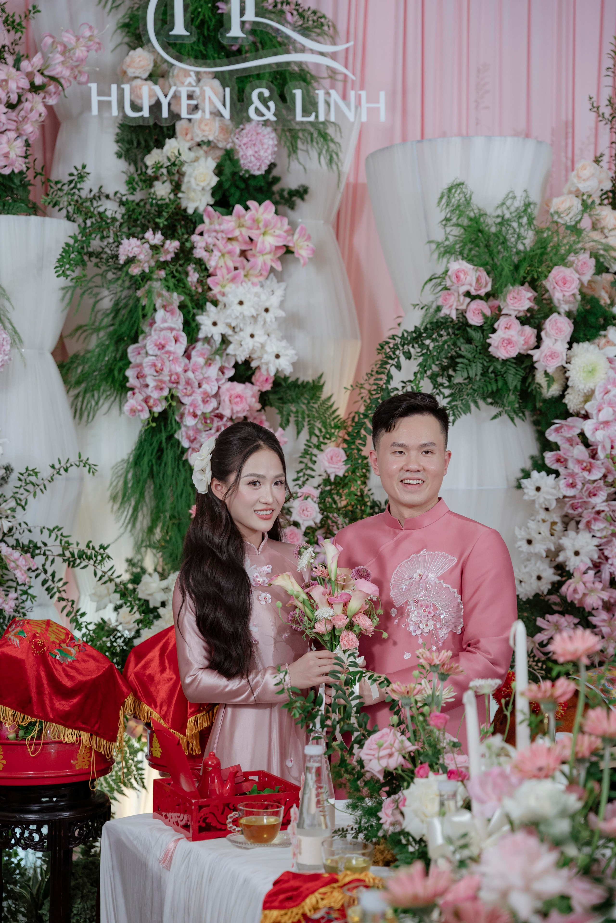 LINH & HUYEN. WEDDING PHOTOGRAPHER IN VIETNAM