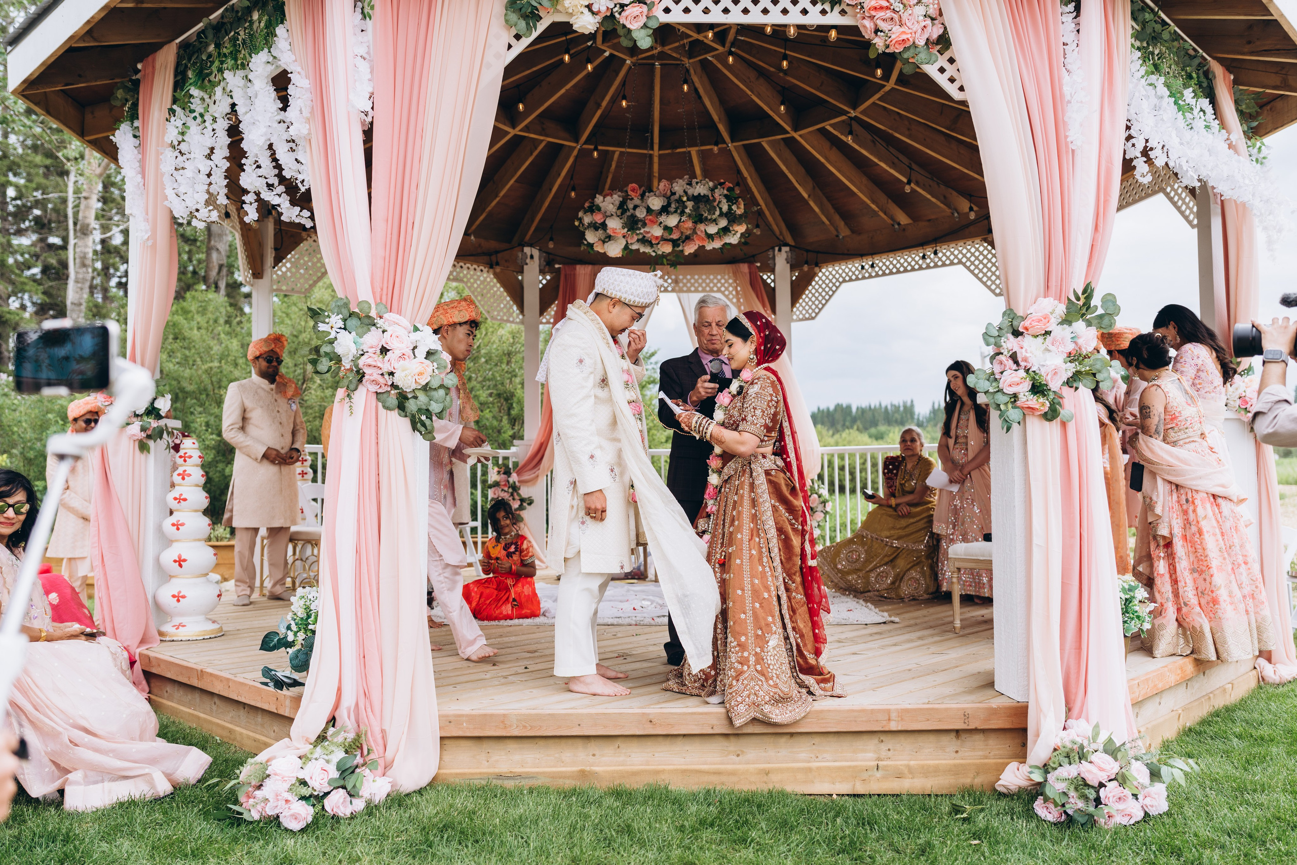 Jackie & Bindi. Calgary Wedding & Lifestyle Photographer — Yevhen Polishchuk