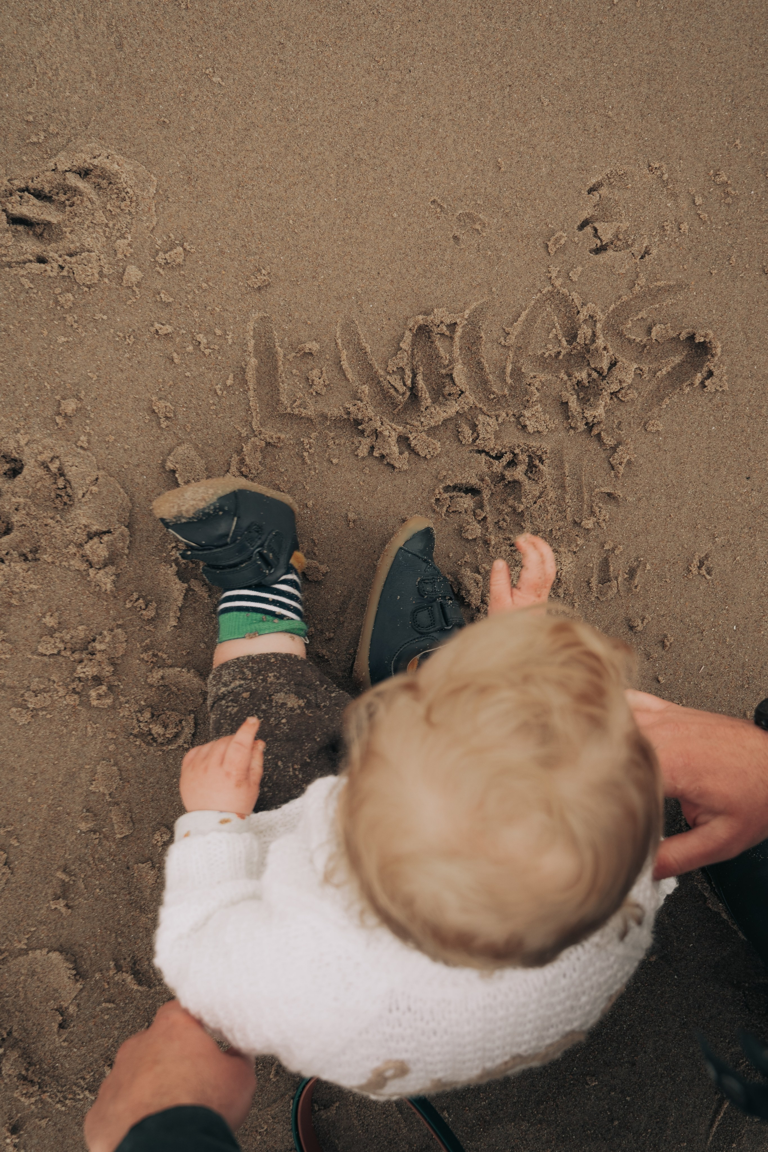 Family photog session at Cresswell Beach, Northumberland. Newcastle Upon Tyne Photographer Yana Balatskaya