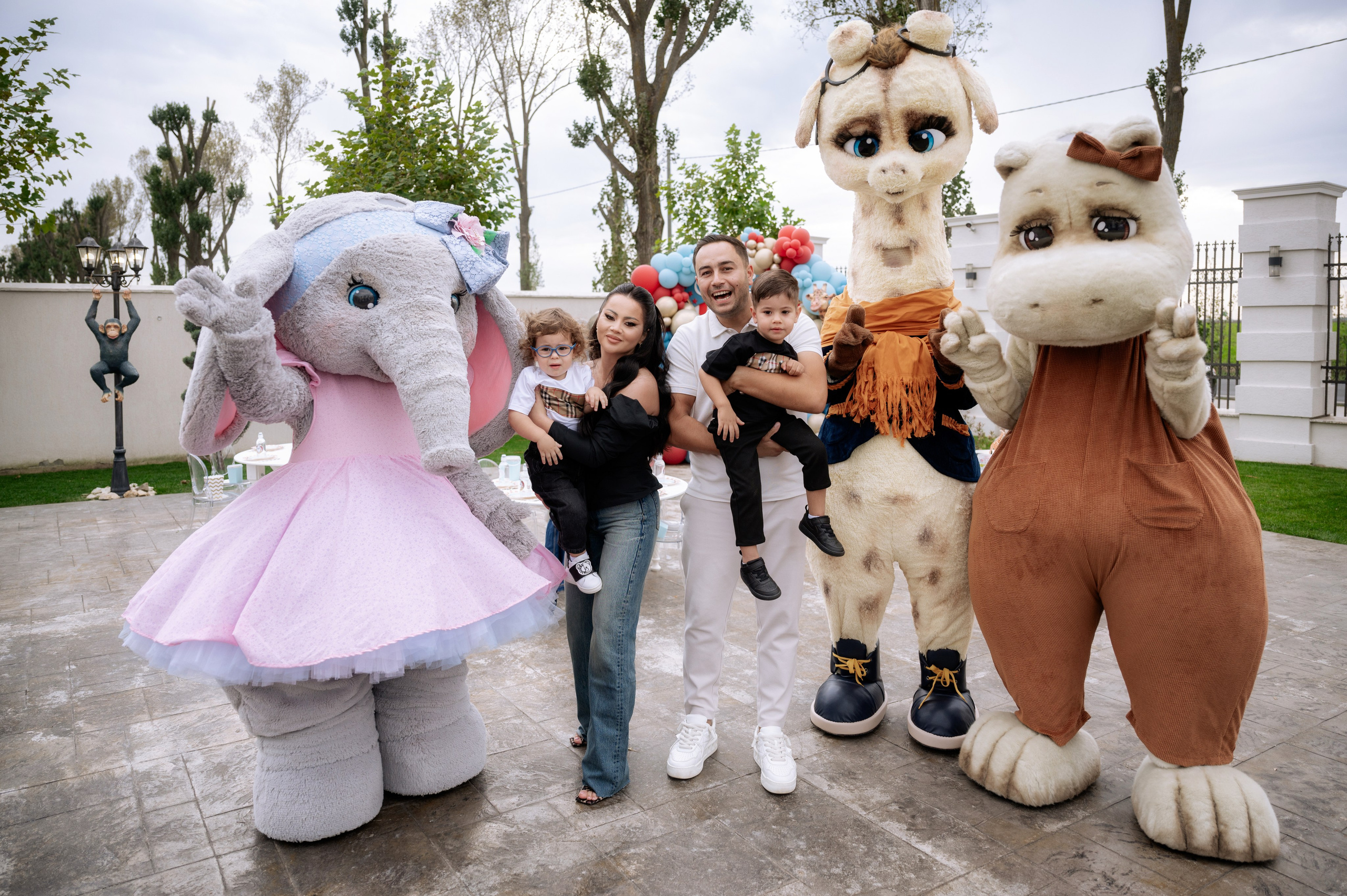 Turta/Mot. Amintirile tale merită mai mult decât o fotografie. Merită o poveste