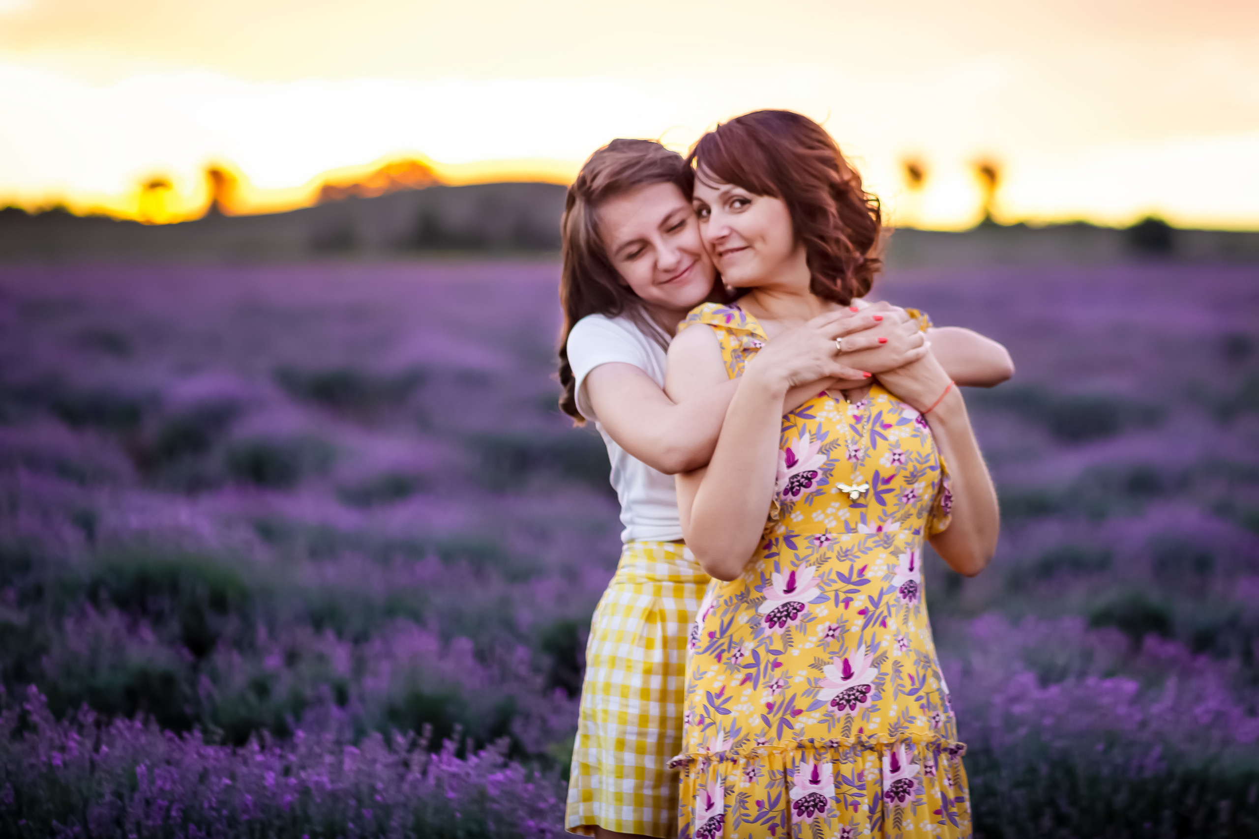 Фотосесия в лавандула,. Фотограф Бургас. Фотосесии в студио и на открито, портрети, заснемане