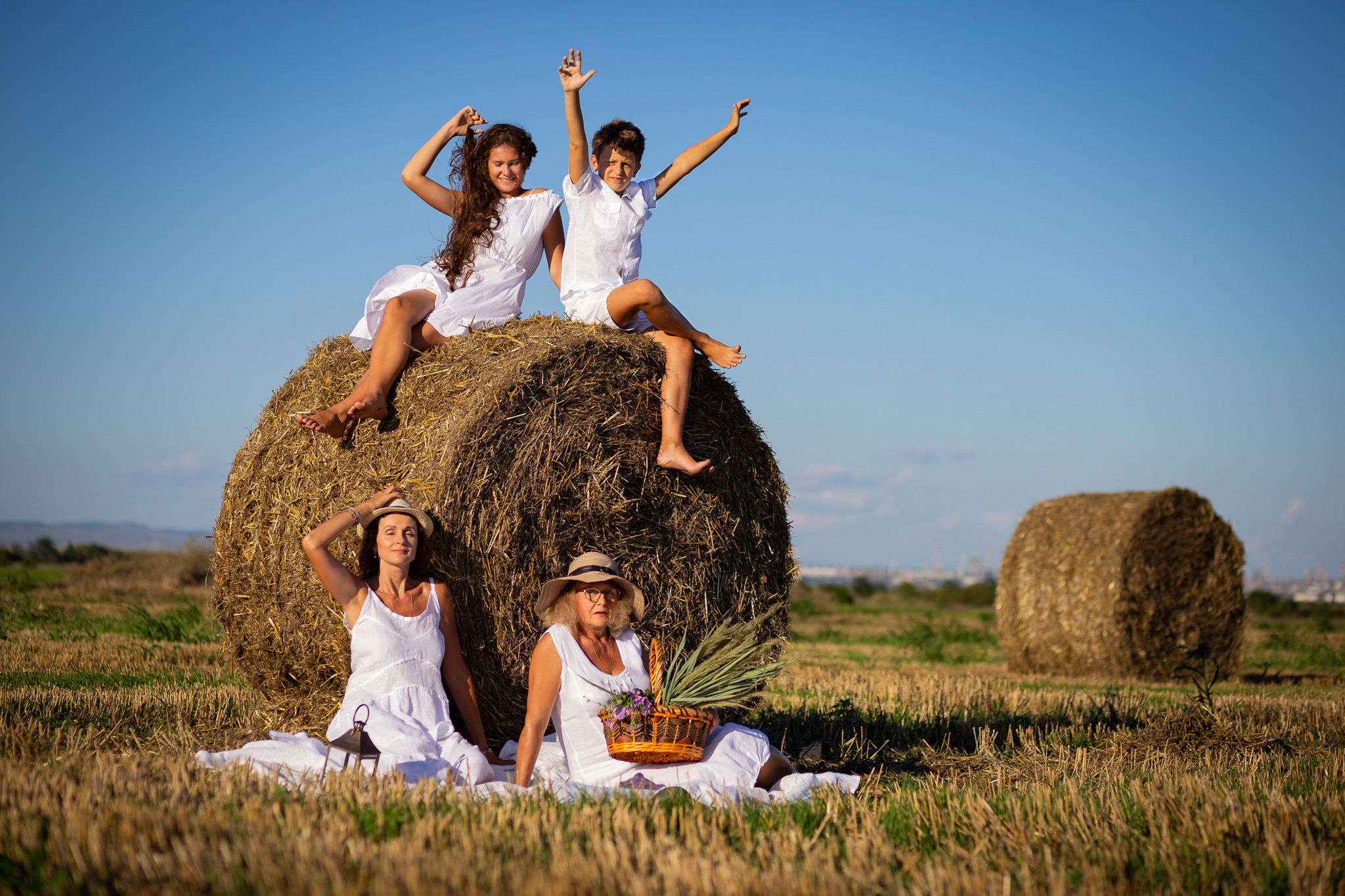 Фотосесия в лавандула,. Фотограф Бургас. Фотосесии в студио и на открито, портрети, заснемане