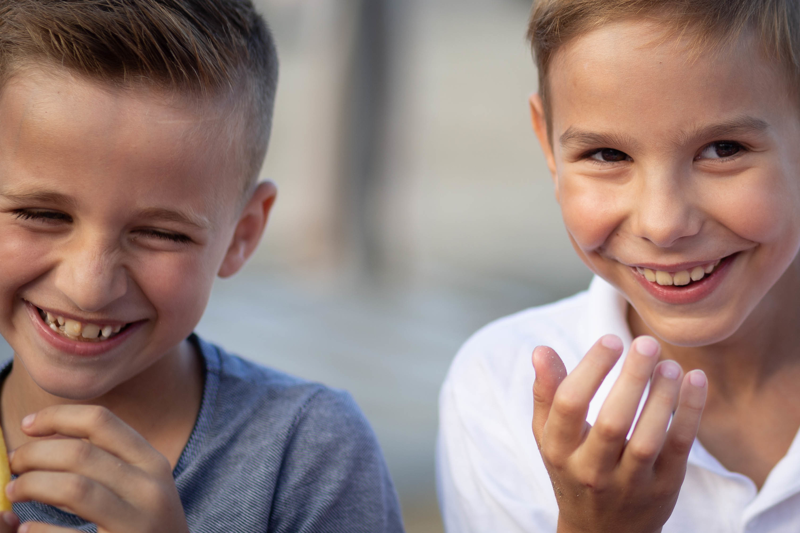 Детски тематични фотосесии. Фотограф Бургас. Фотосесии в студио и на открито, портрети, заснемане