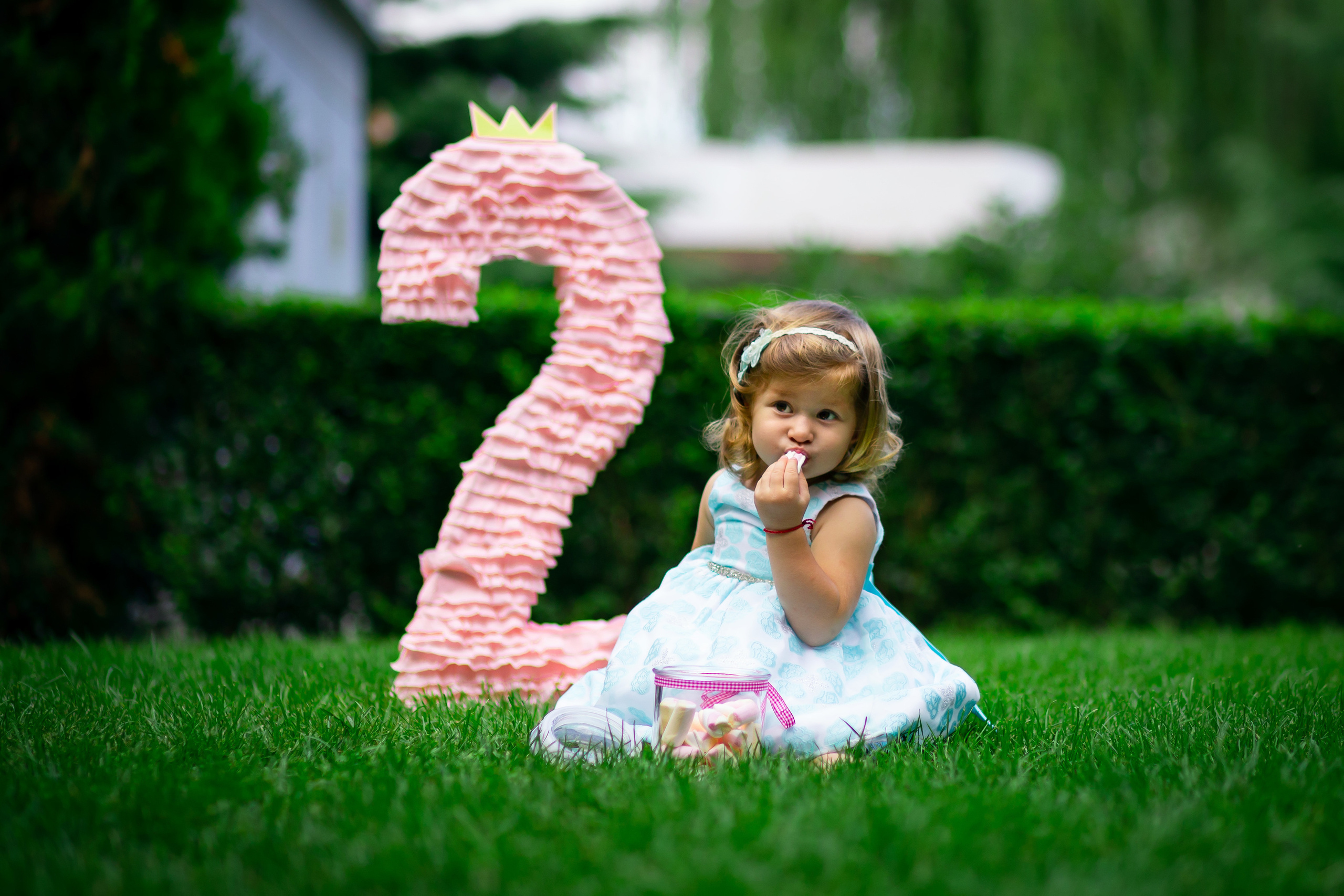 Детски тематични фотосесии. Фотограф Бургас. Фотосесии в студио и на открито, портрети, заснемане