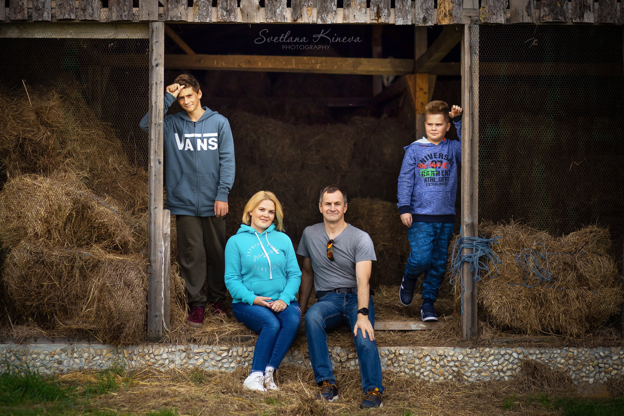 Фотосесия в лавандула,. Фотограф Бургас. Фотосесии в студио и на открито, портрети, заснемане