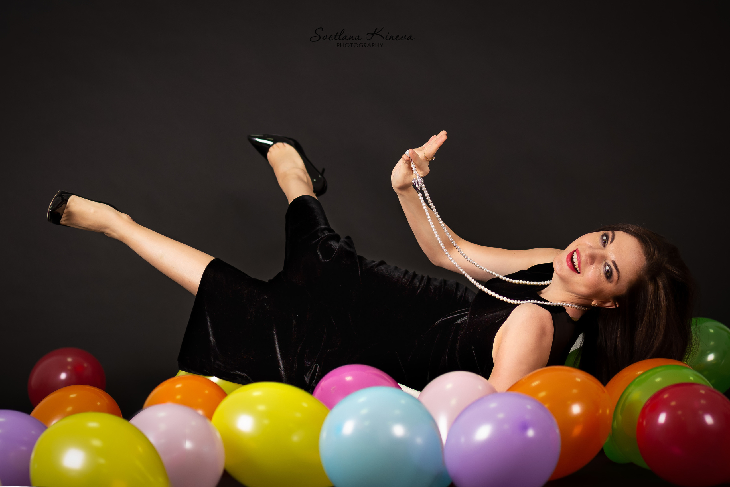 Снимки в студио, предметна  и продуктова фотография. Фотограф Бургас. Фотосесии в студио и на открито, портрети, заснемане