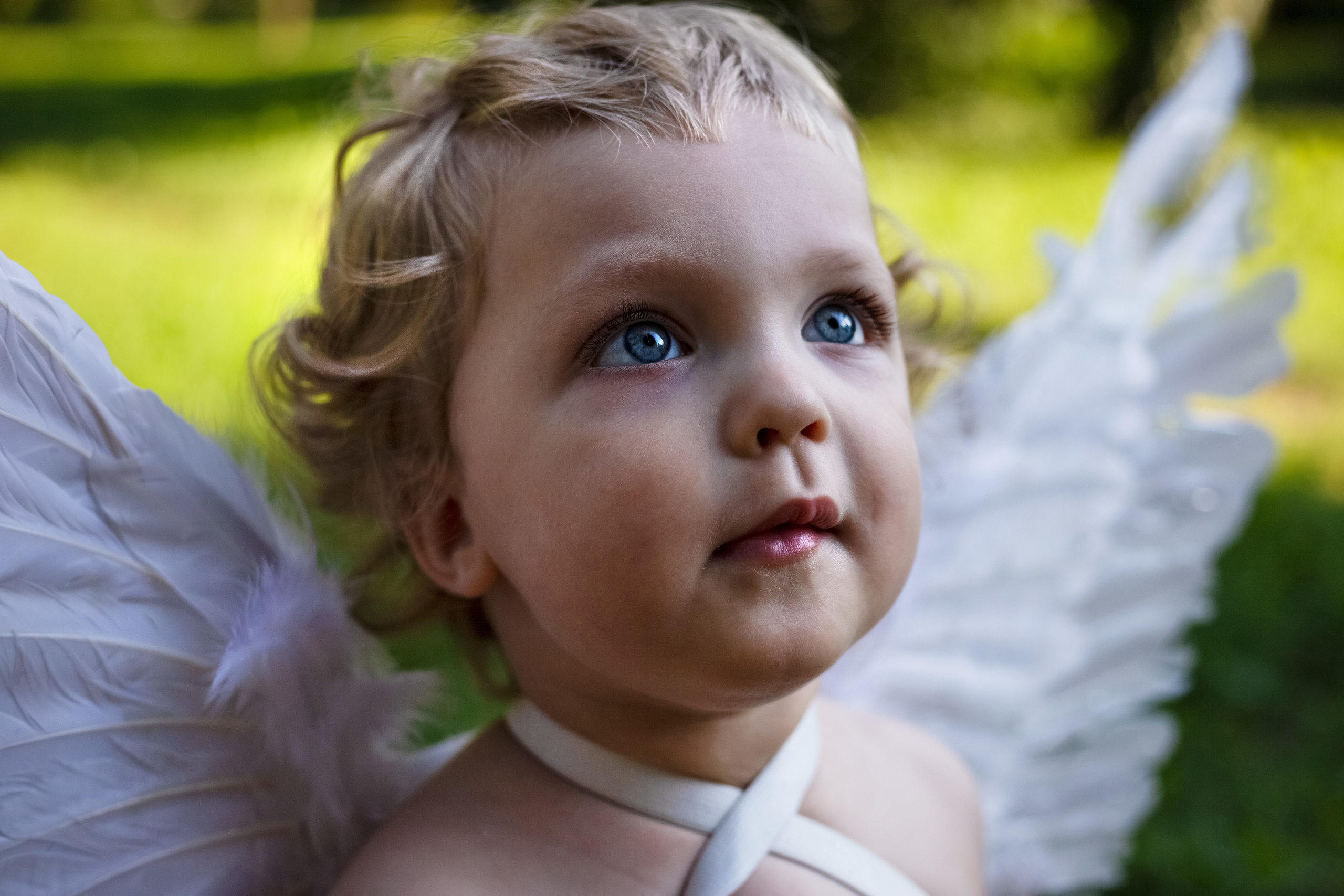 Детски тематични фотосесии. Фотограф Бургас. Фотосесии в студио и на открито, портрети, заснемане