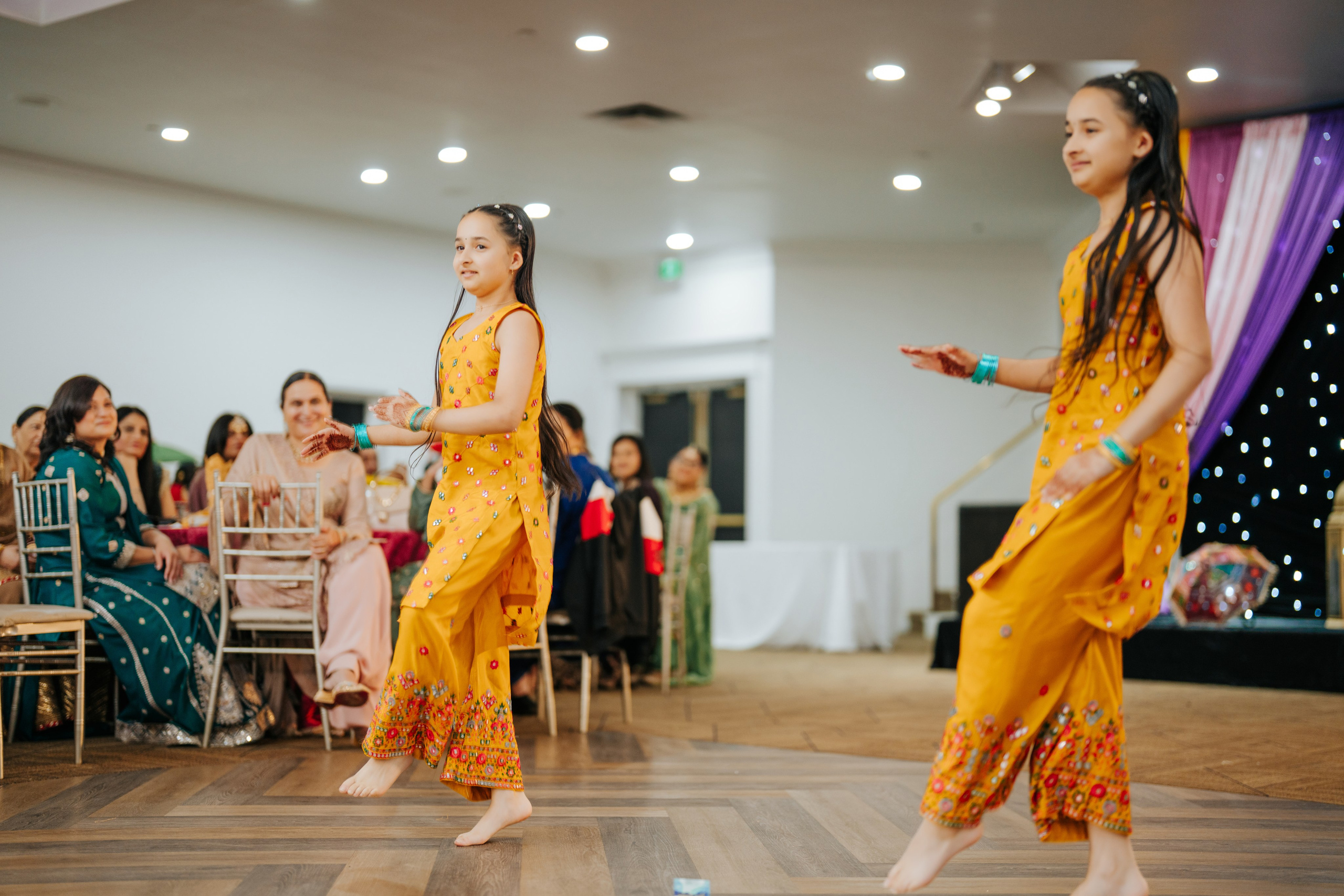 Gagan & Jasmeen. Wedding Photographer & Cinematographer studios