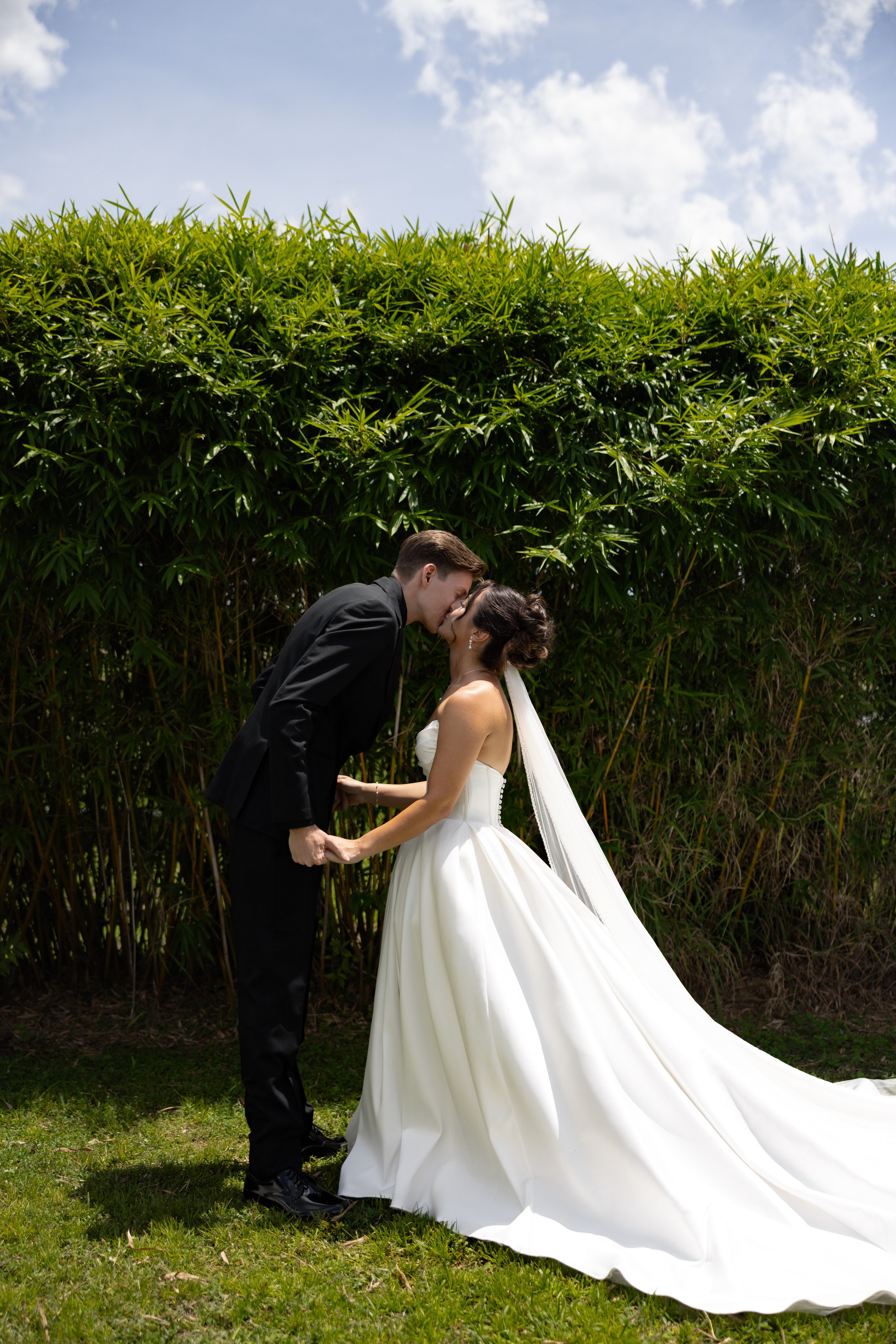 Alexsa and Robert. Ever After Farm Peach. Photographer Anastasia Nagibina