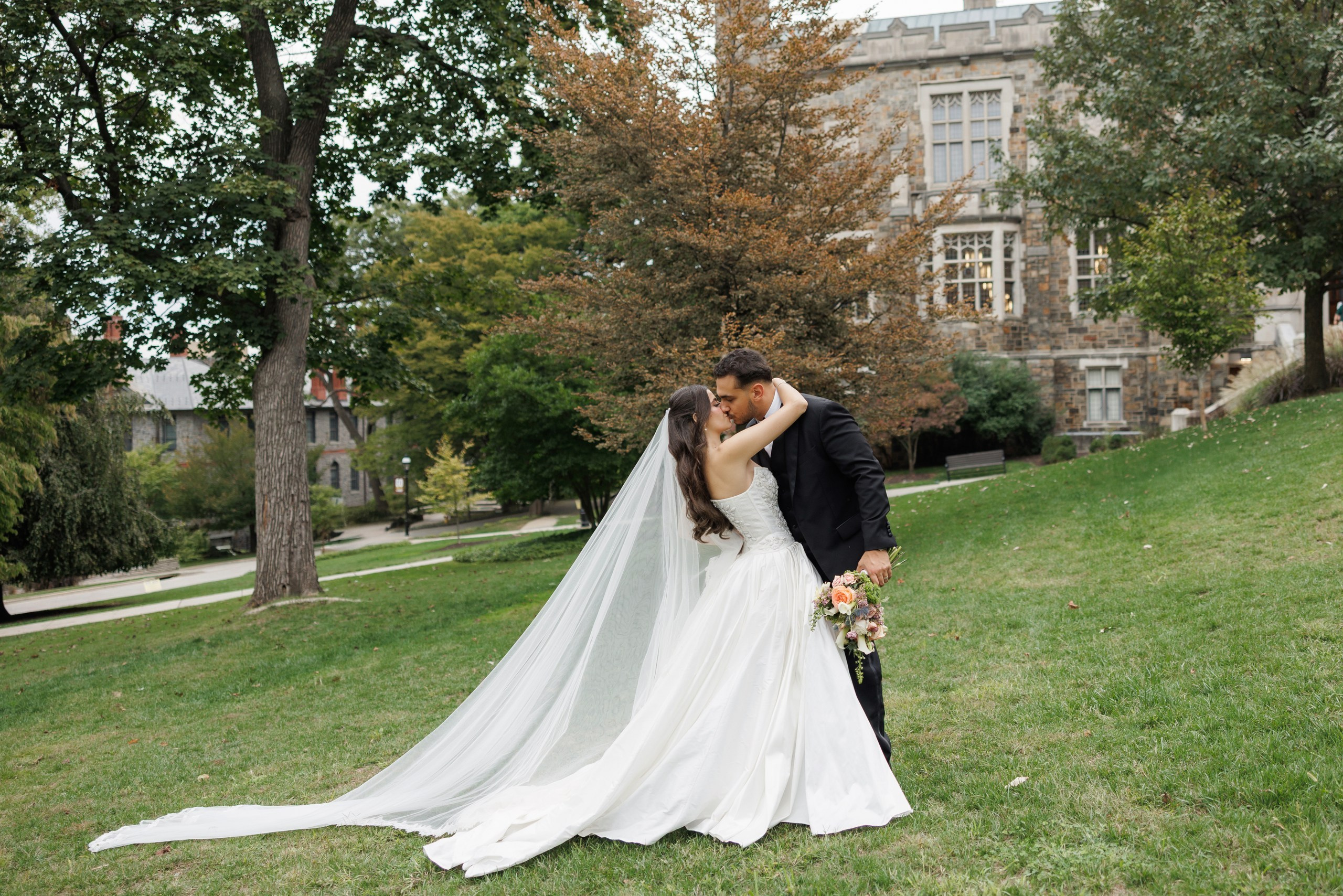 Jewel and Geovany. Wedding Photo & Video