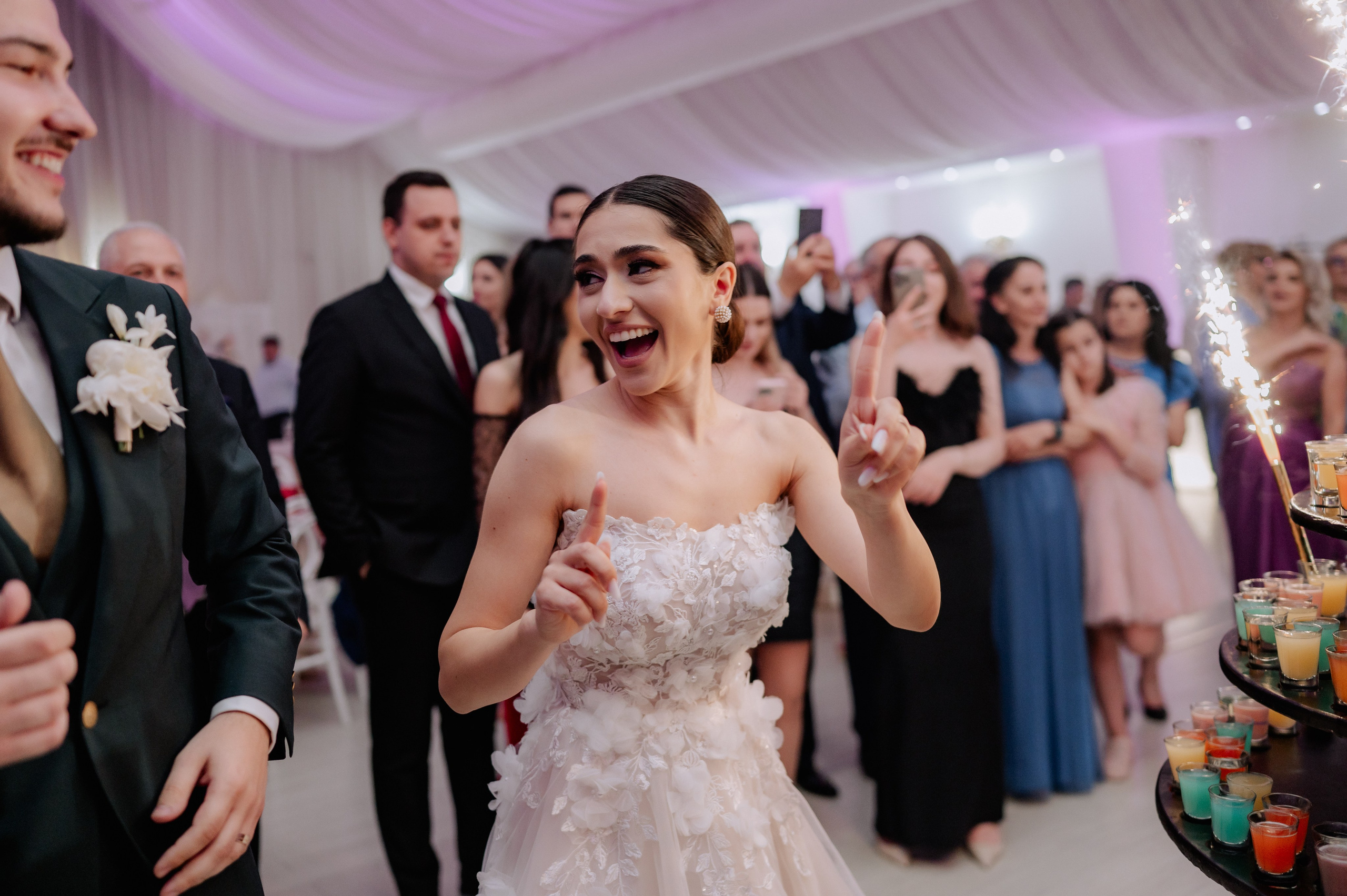 Nunta la Hotel Capitol Iasi. Proud Vision Weddings | Wedding Photography & Film — Servicii profesionale Foto Video Nunta Iasi