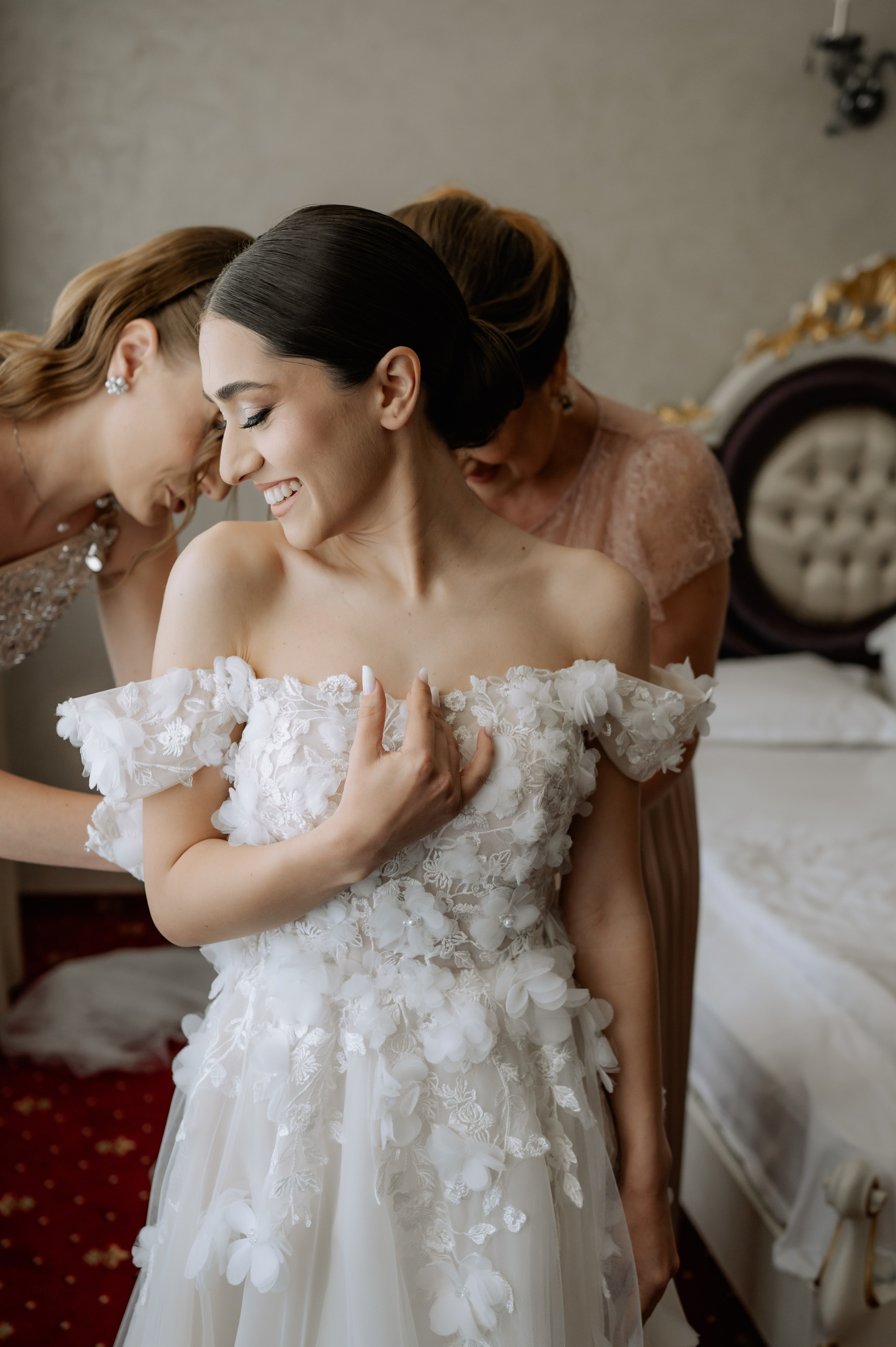 Nunta la Hotel Capitol Iasi. Proud Vision Weddings | Wedding Photography & Film — Servicii profesionale Foto Video Nunta Iasi